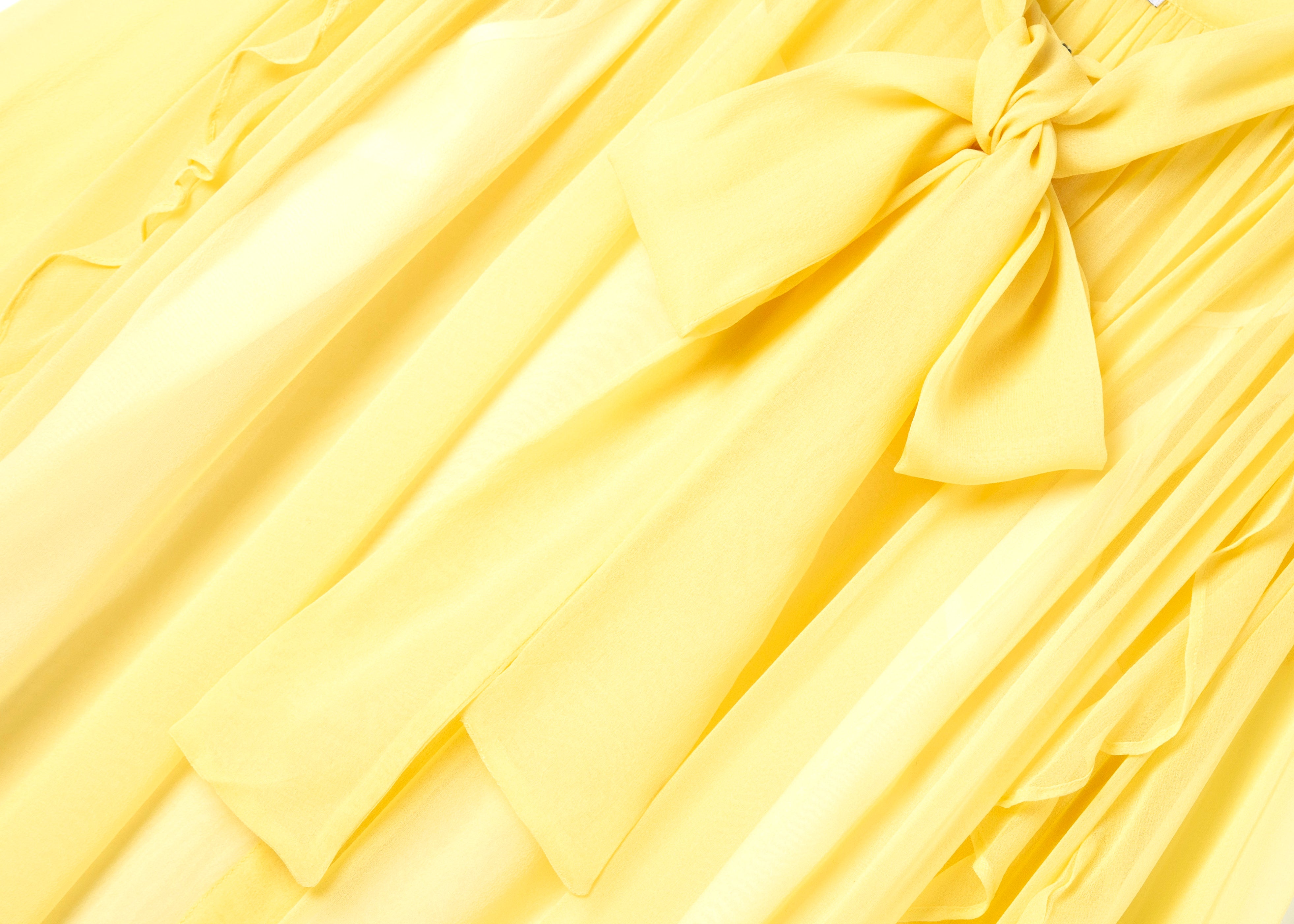 ROBE EN SOIE AVEC RUBAN_JAUNE