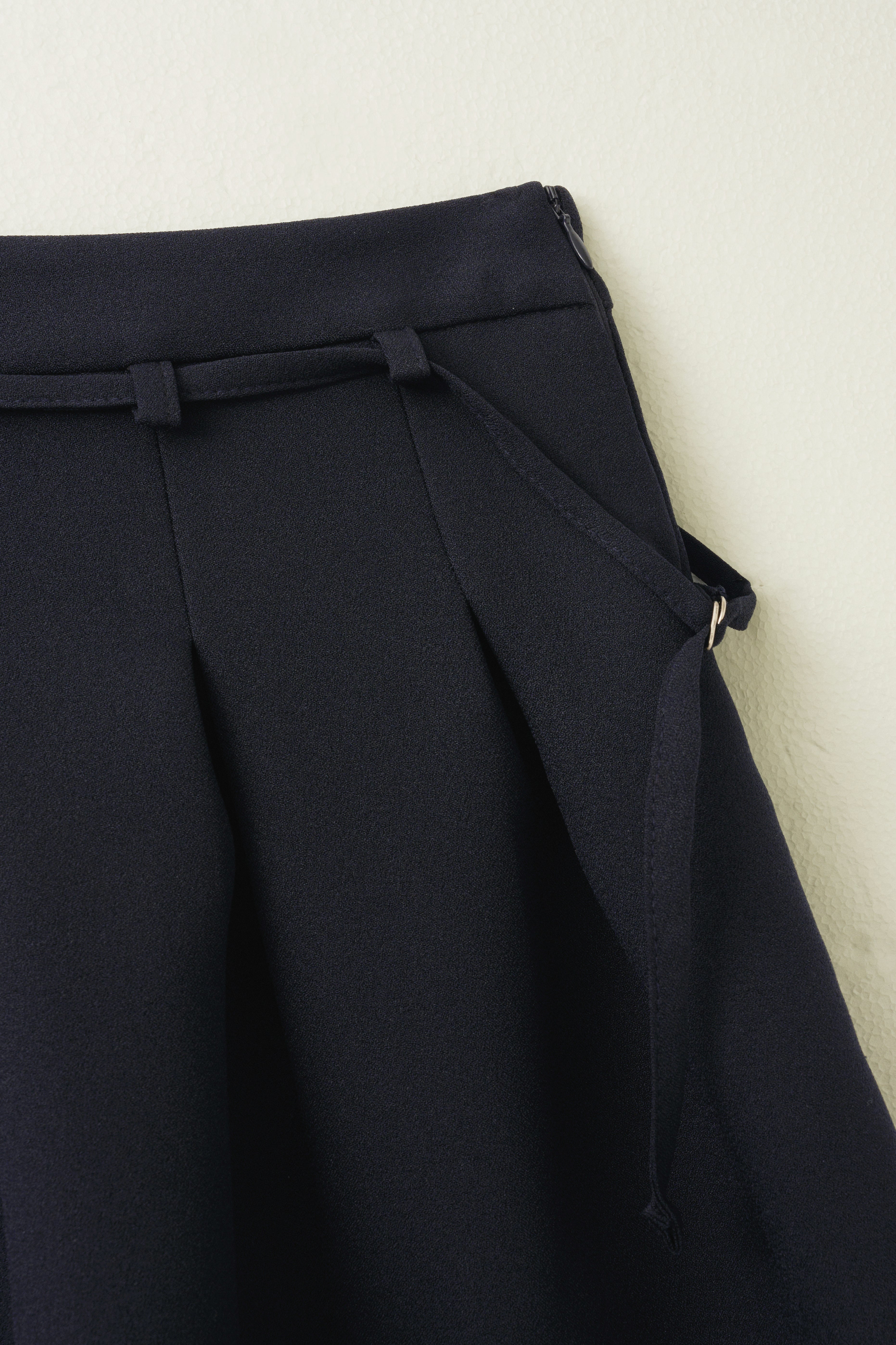 VOLUME PLEATS MINI SKIRT_DARK NAVY