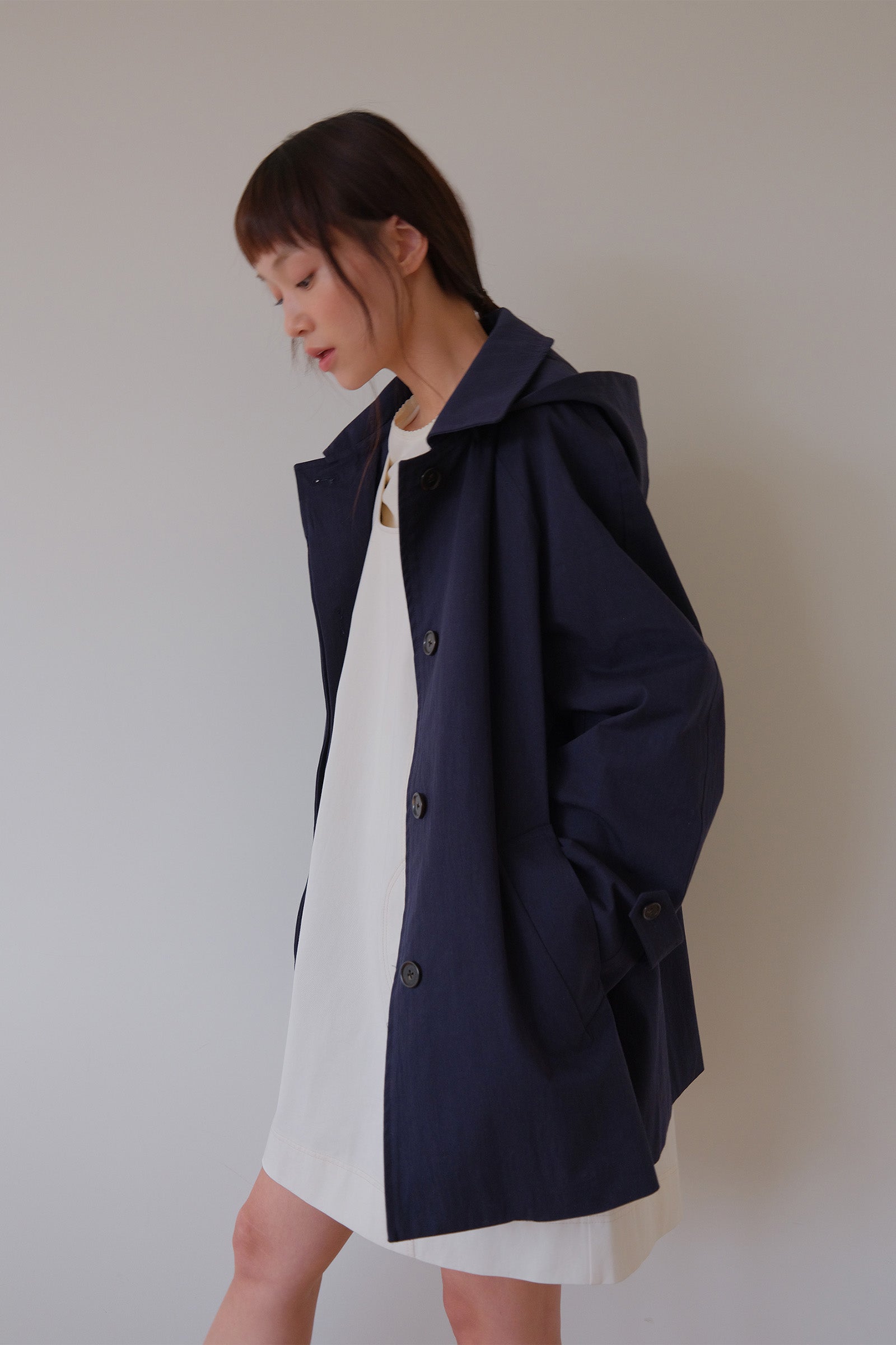 MOUI HOODED HALF TRENCH COAT_NAVY