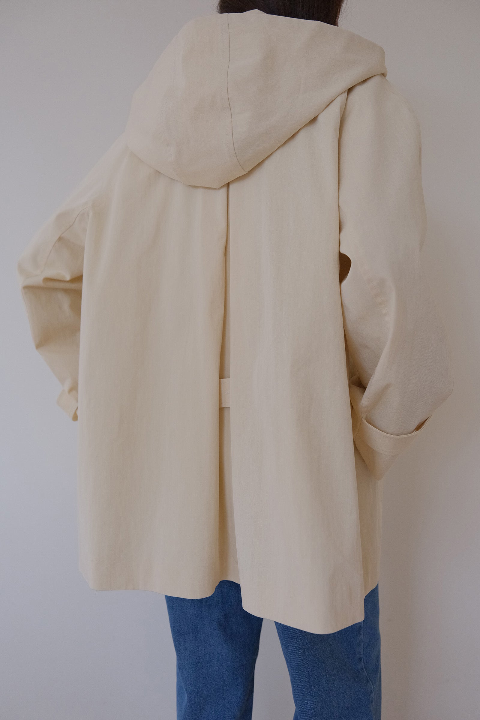 MOUI HOODED HALF TRENCH COAT_CREAM BEIGE