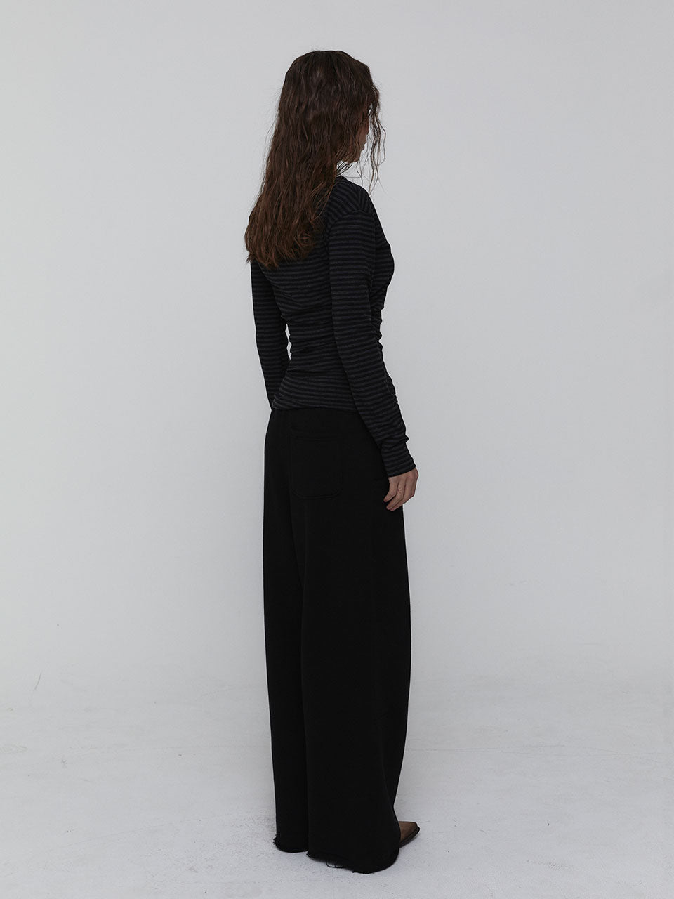 SIDE SHIRRING STRIPE TOP_CHARCOAL