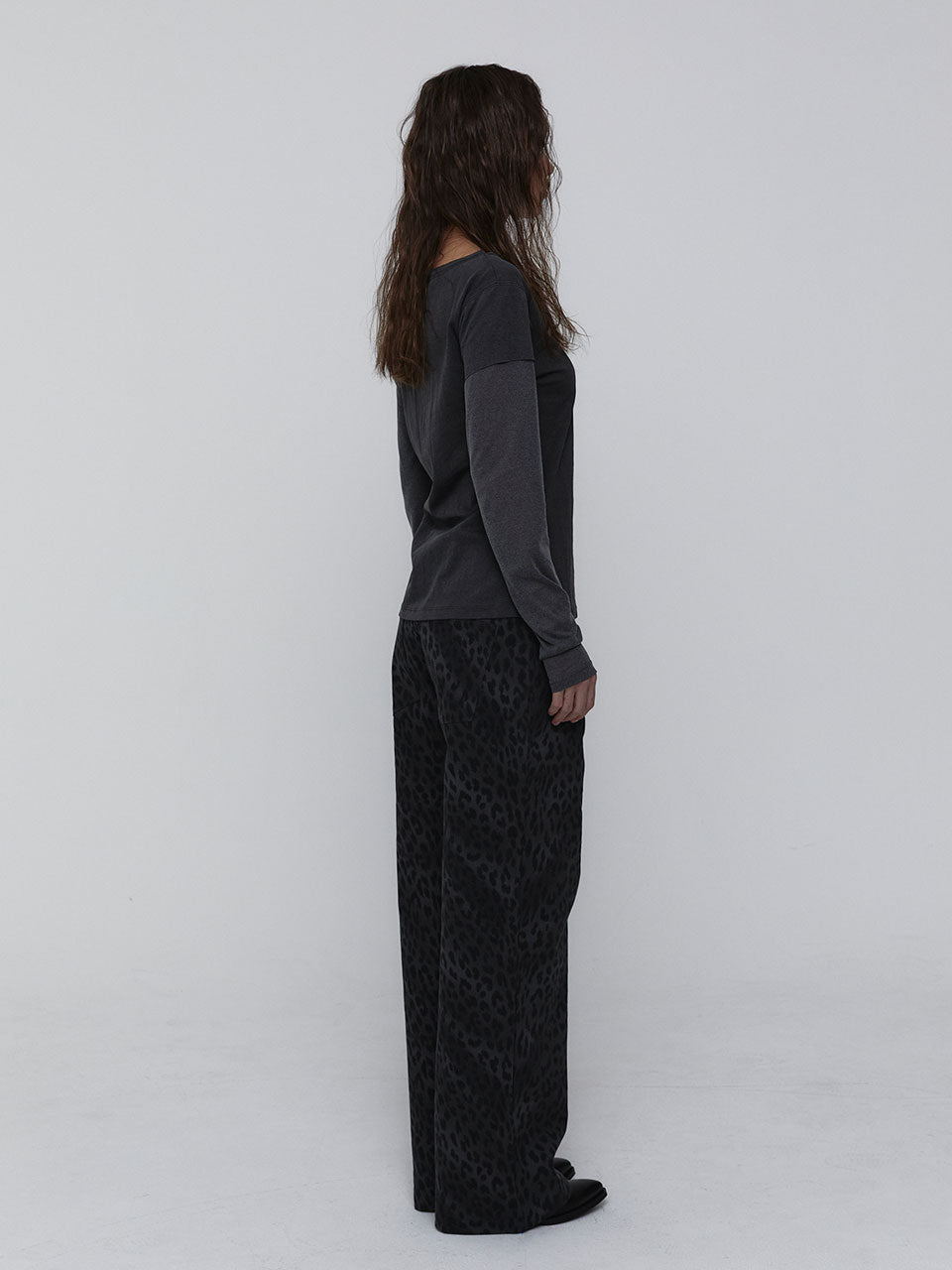 LAYERED LONG SLEEVE TOP_CHARCOAL