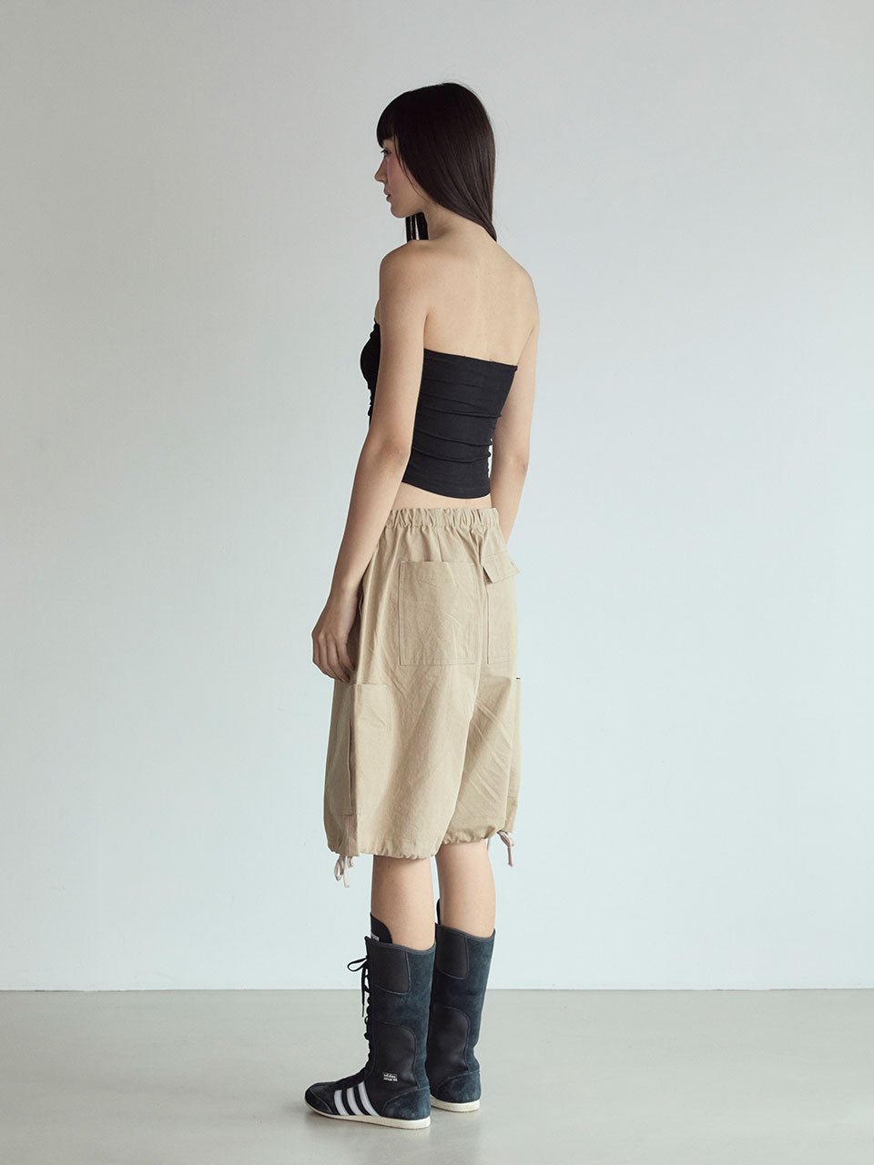 LOW WAIST CARGO SHORTS_BEIGE