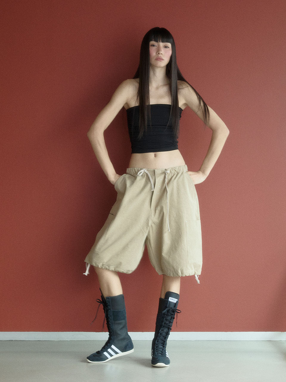 LOW WAIST CARGO SHORTS_BEIGE