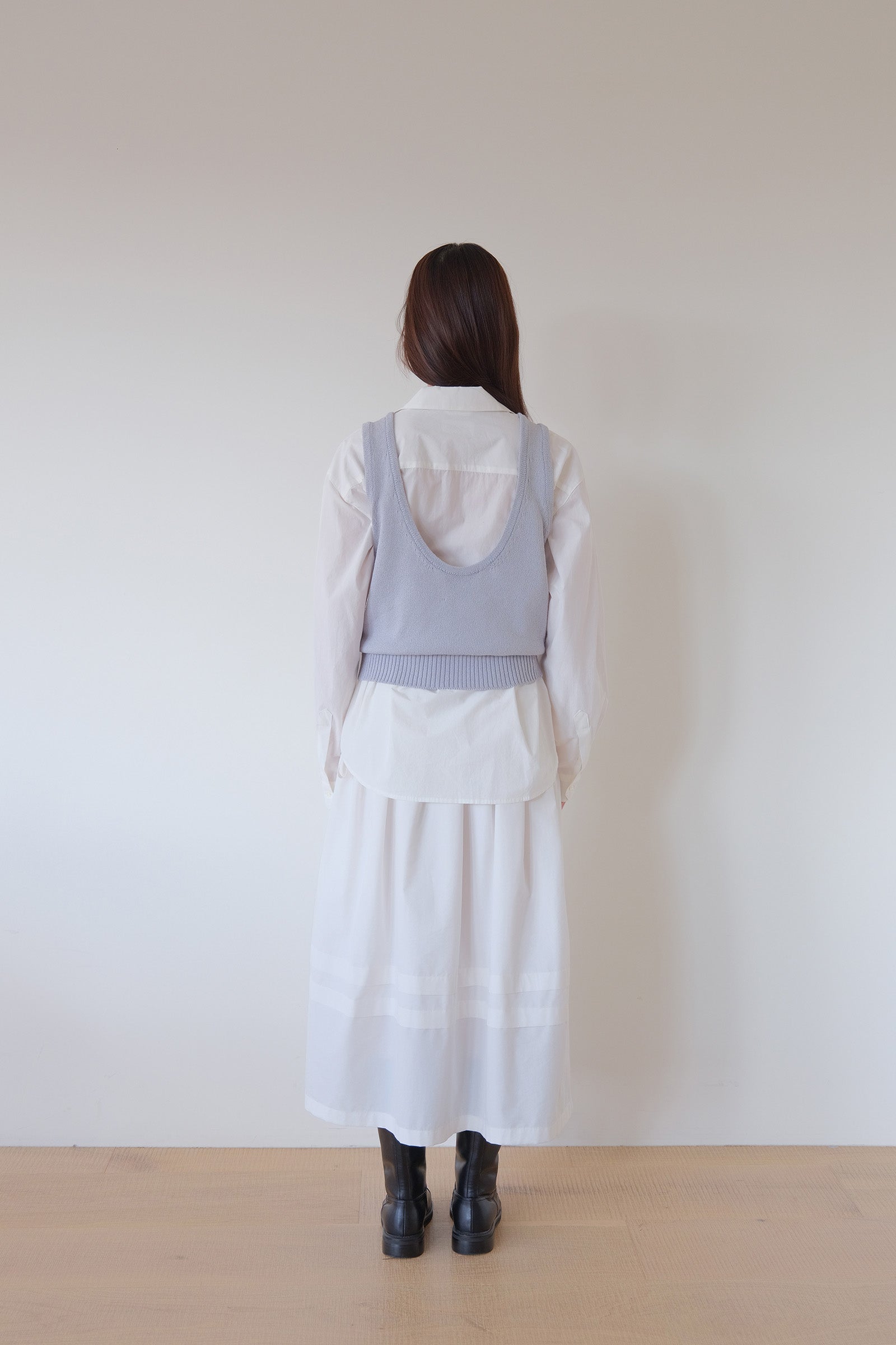 MOUI RIBBON PLEATS SKIRT_OFF WHITE
