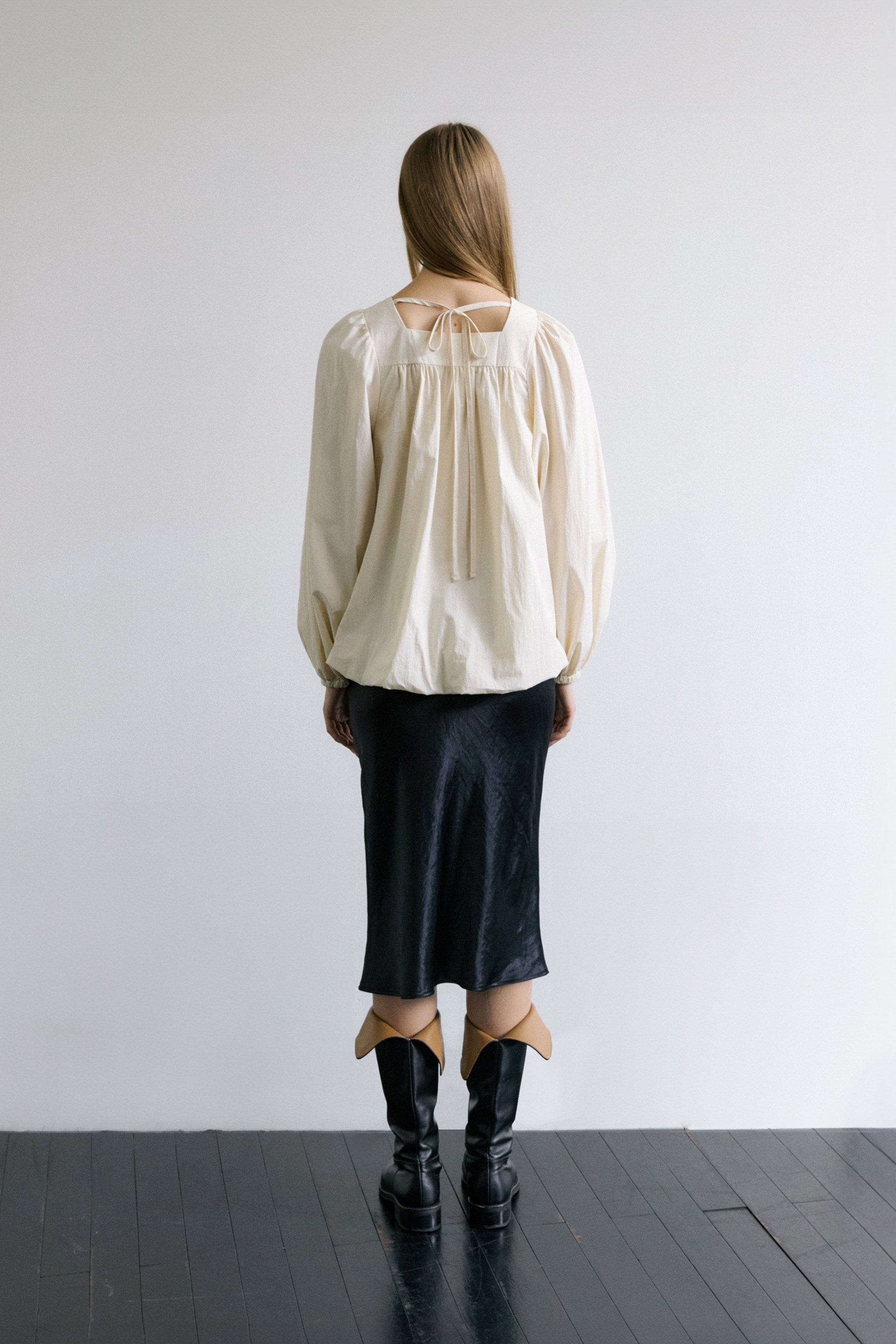 SQUARE NECK BALLOON BLOUSE_BEIGE