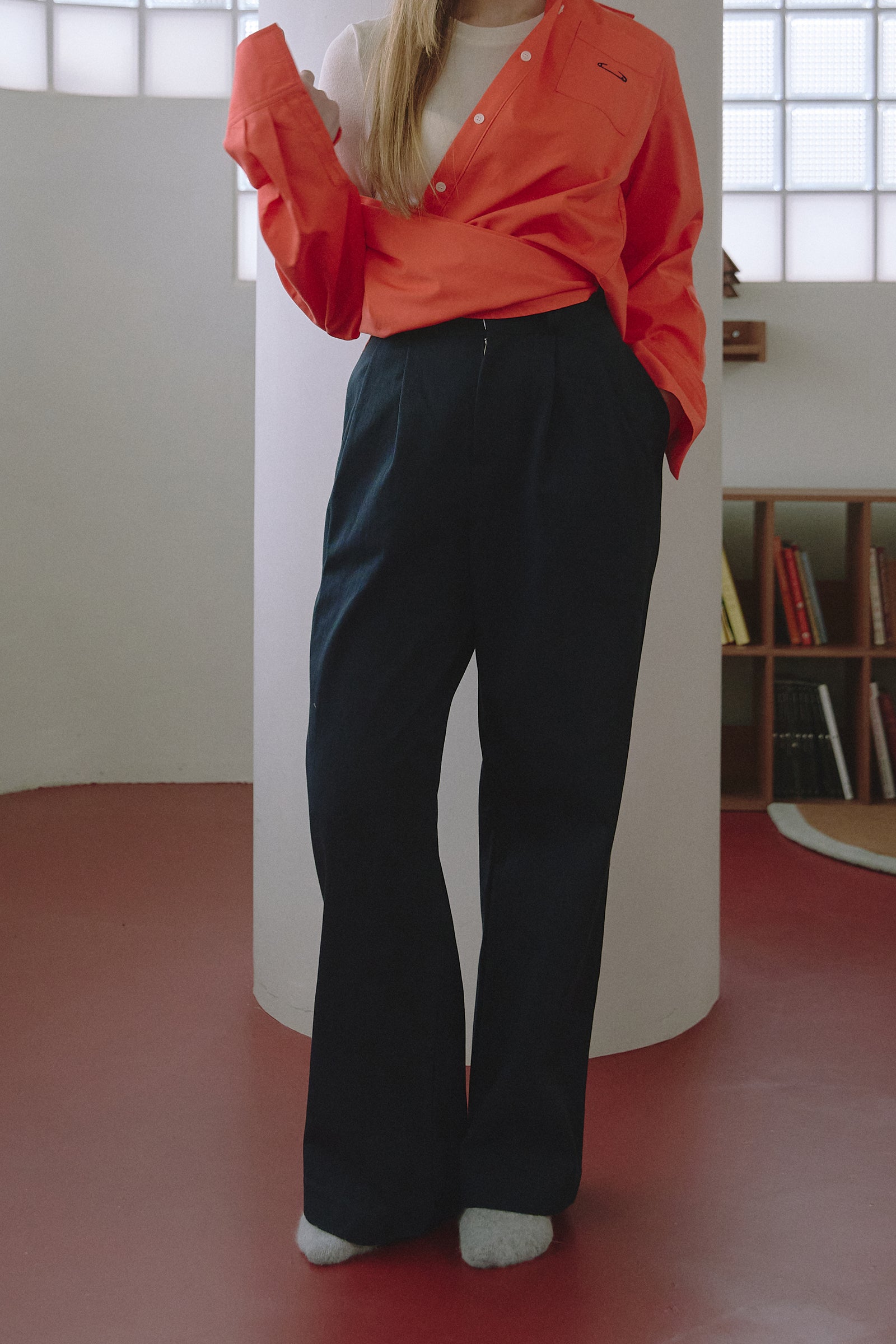 PANTALON LARGE À PINCES CLASSIQUE_BLEU MARINE