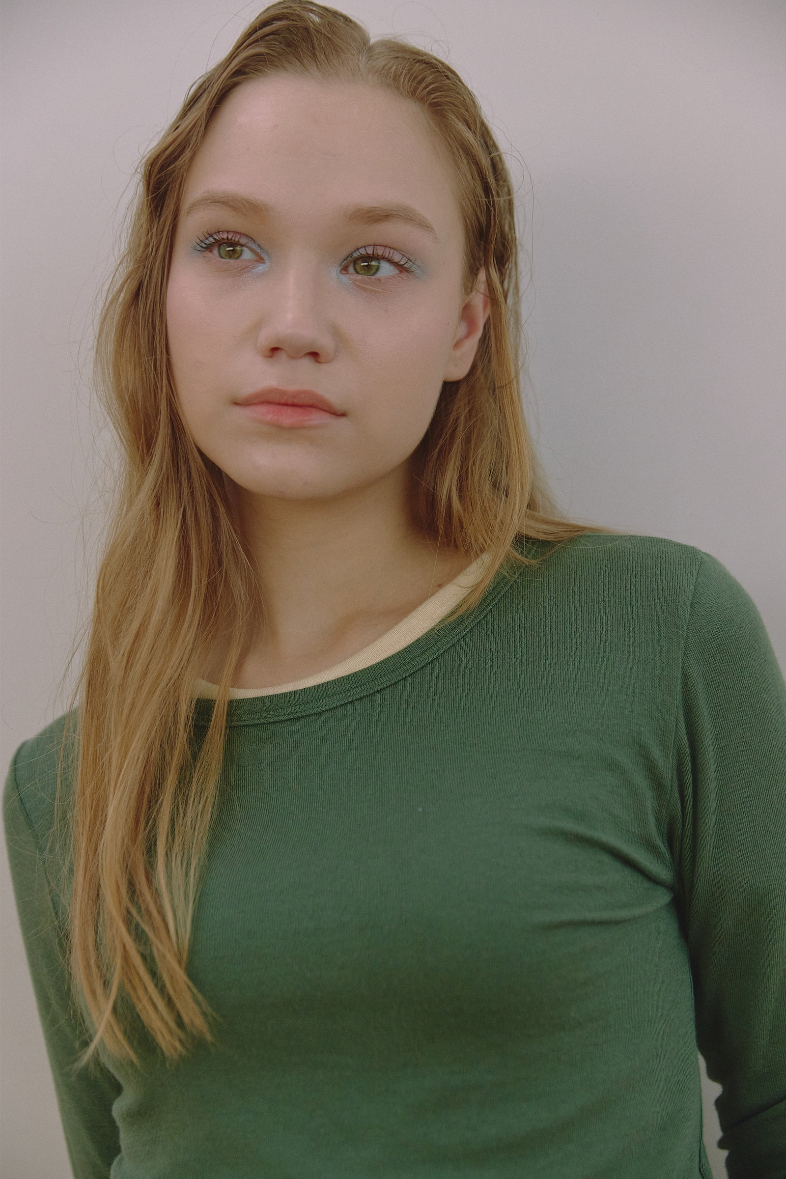 T-SHIRT MANCHES LONGUES EN LAINE AVEC FENTE LATÉRALE_VERT