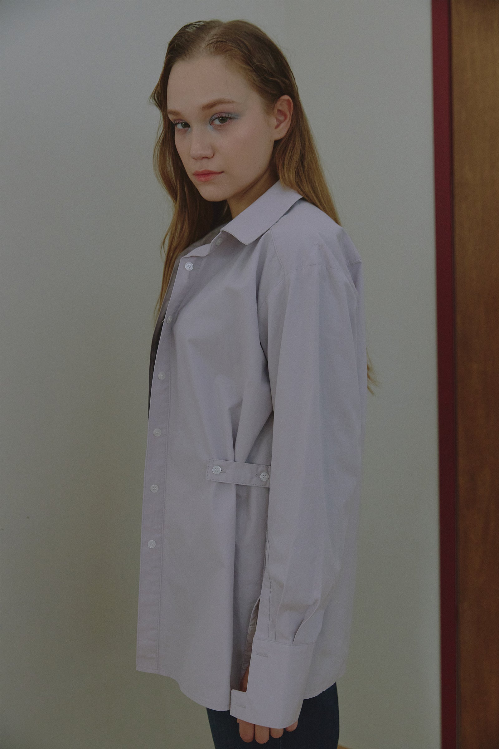 CHEMISE OVERSIZE CLASSIQUE AVEC DÉTAILS LATÉRAUX_VIOLET CLAIR