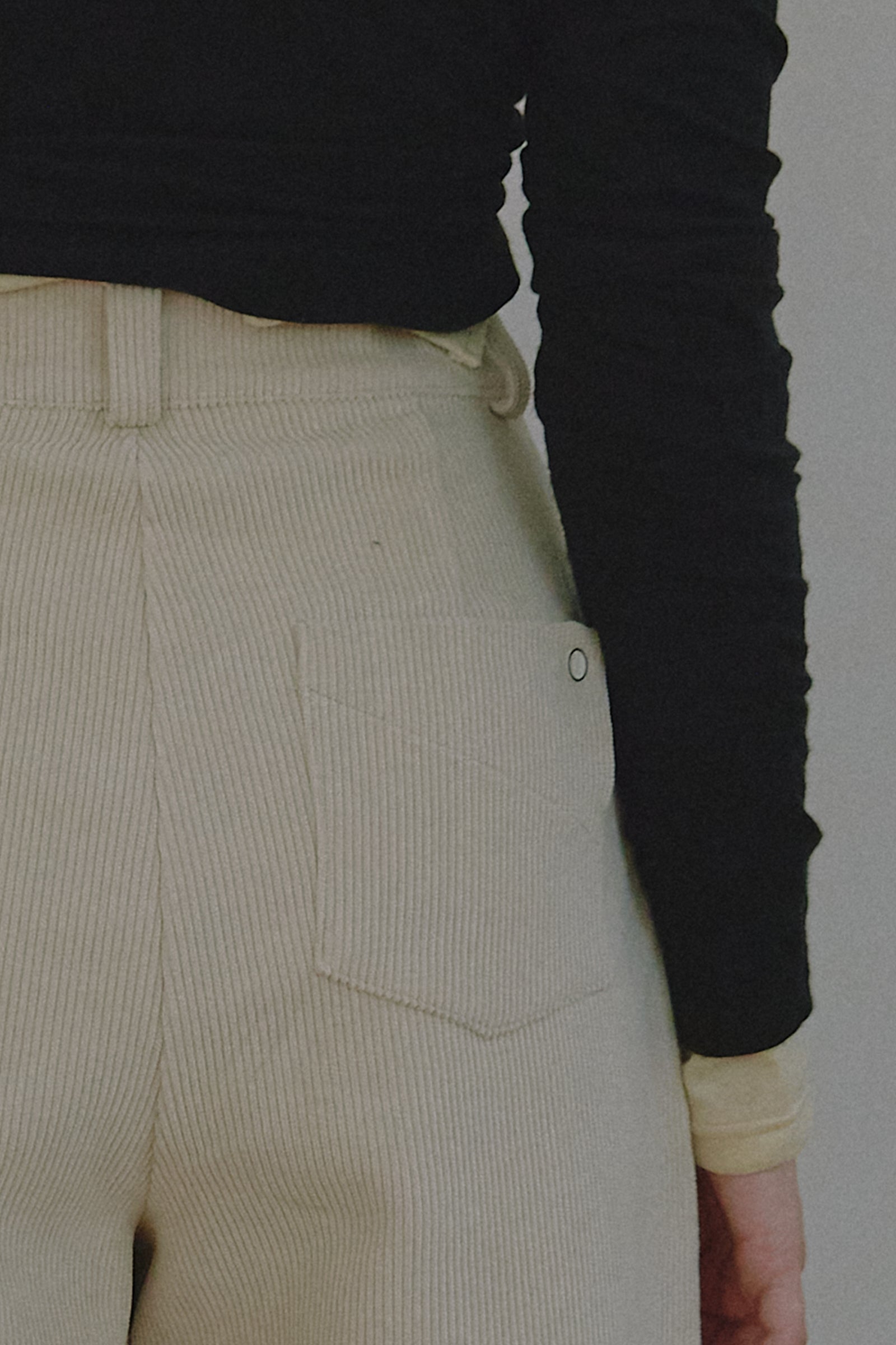 CORDUROY BERMUDA PANTS_IVORY