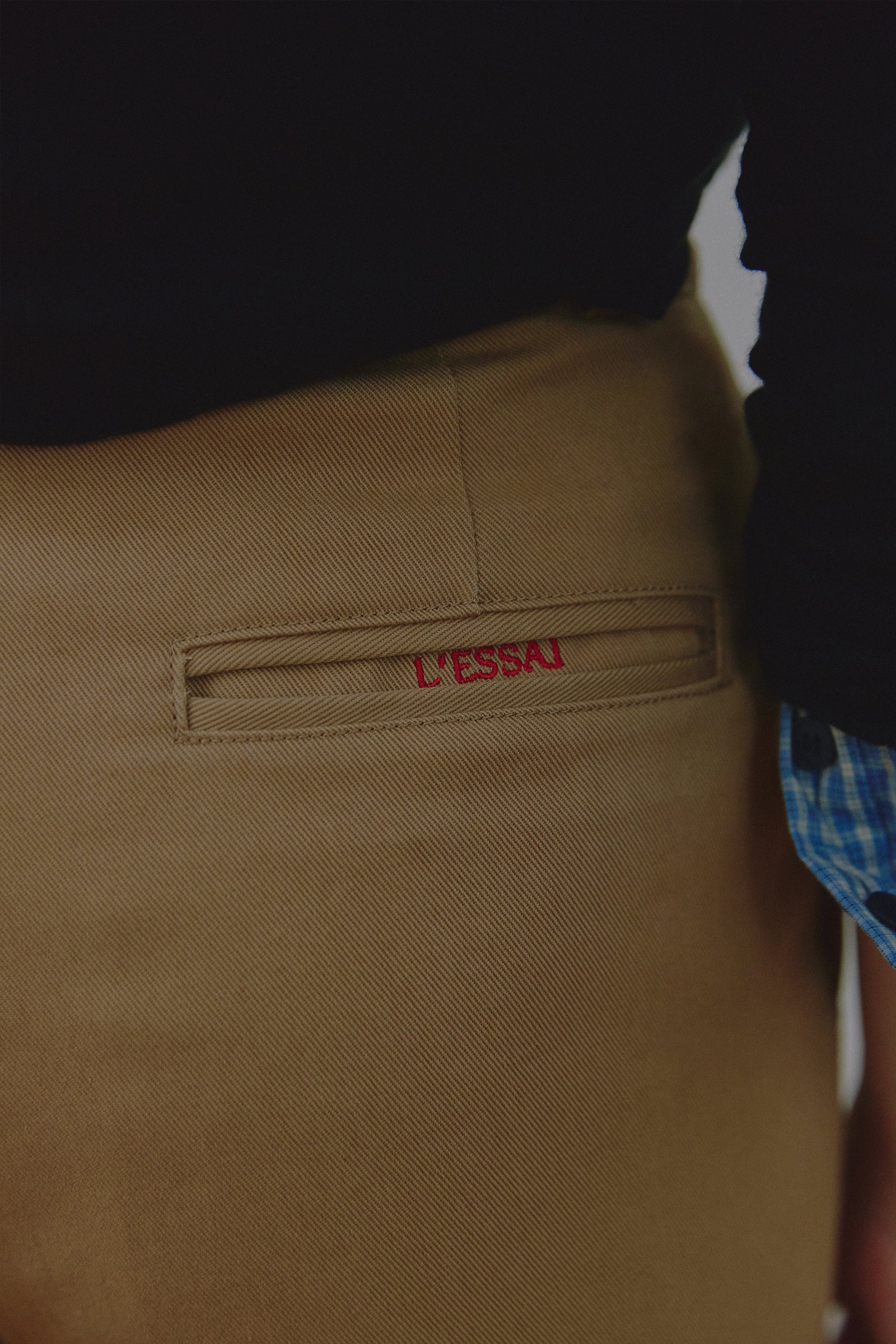 PANTALON LARGE À PINCES CLASSIQUE_BEIGE