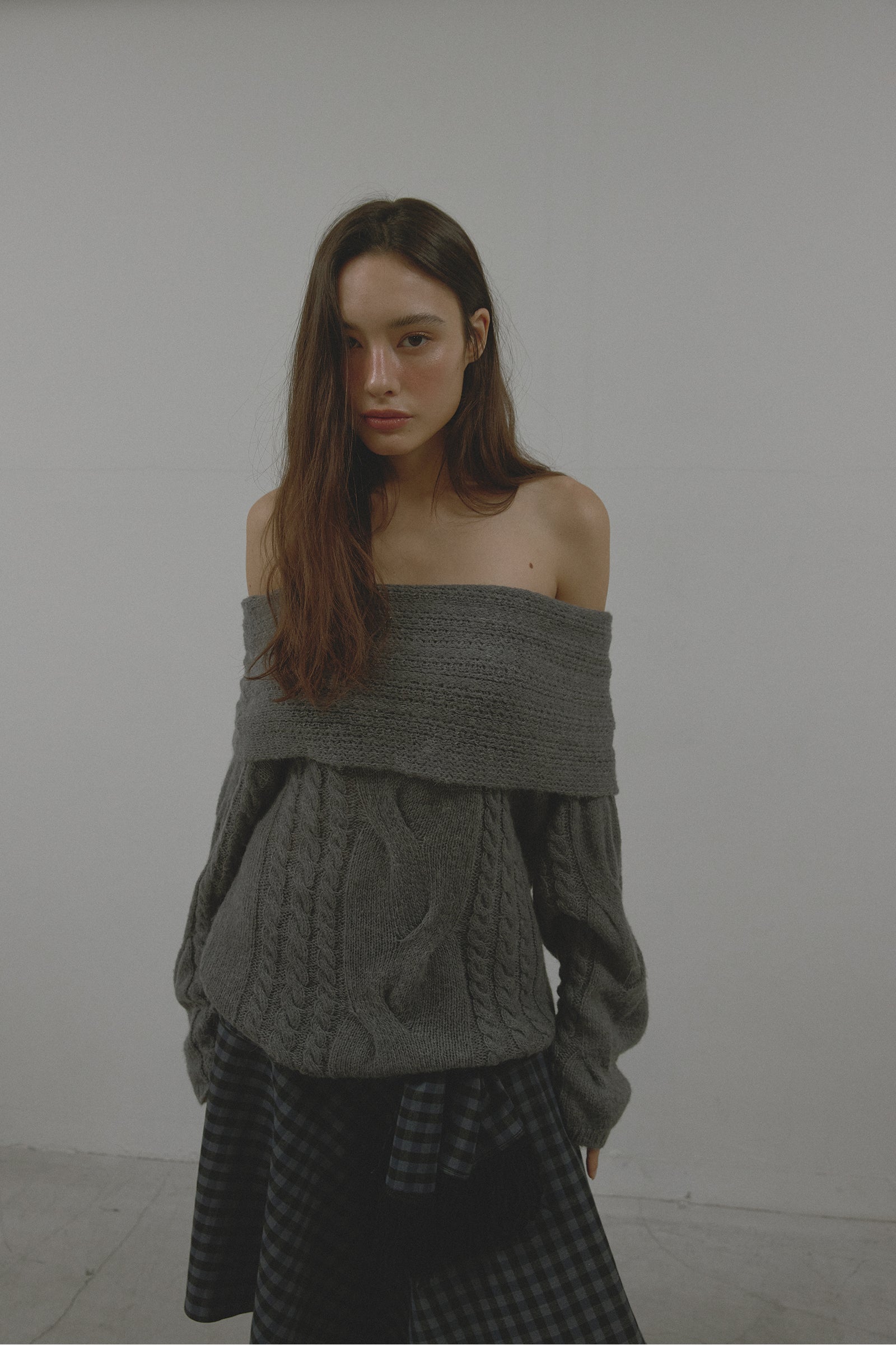 ALPACA TWIST OFF SHOULDER KNIT_GREY