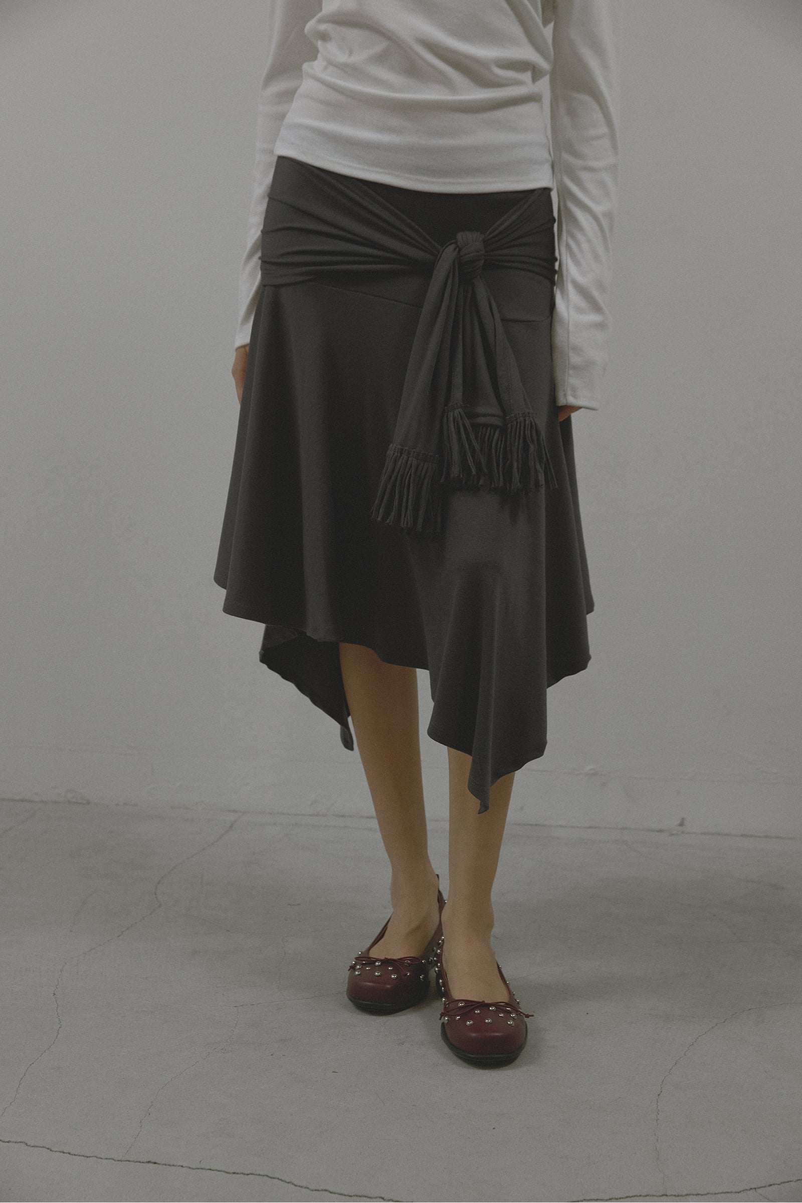 UNBALANCE HOOL SKIRT_NAVY