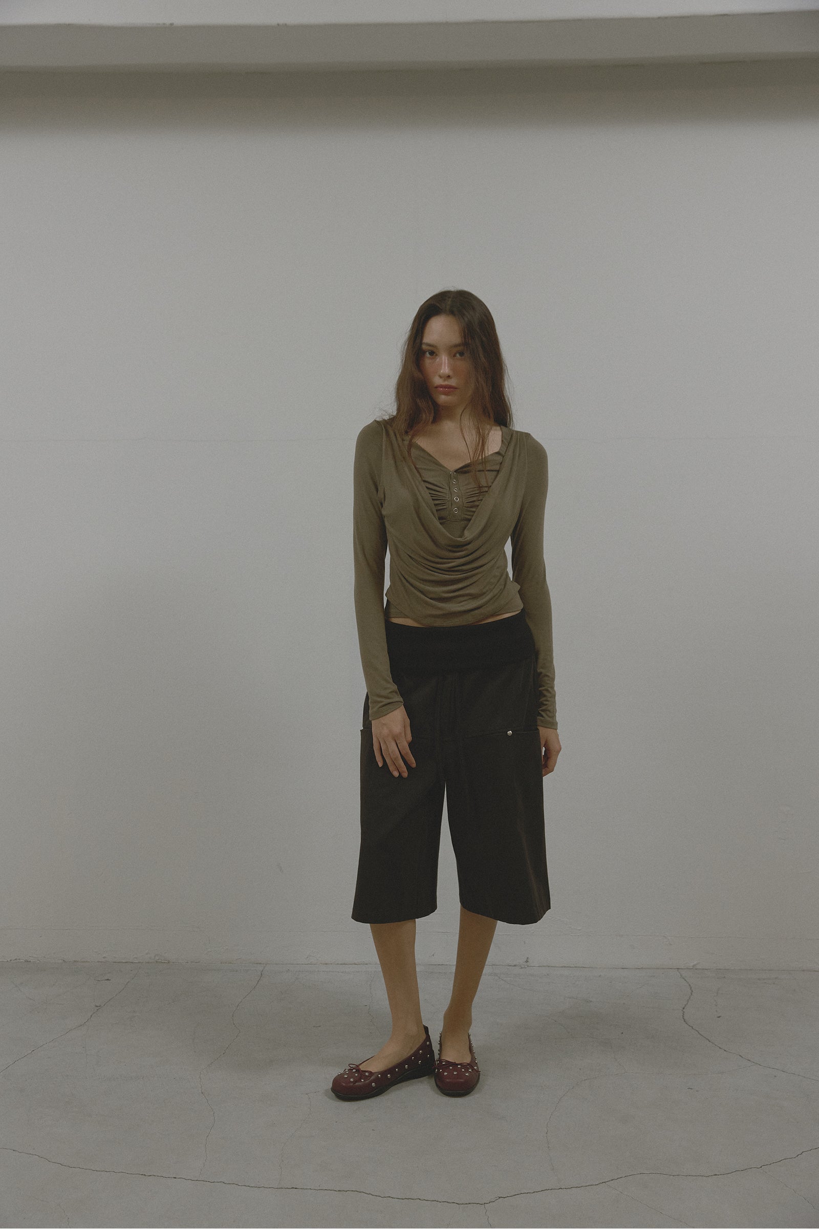 LAYERED COWL T_KHAKI