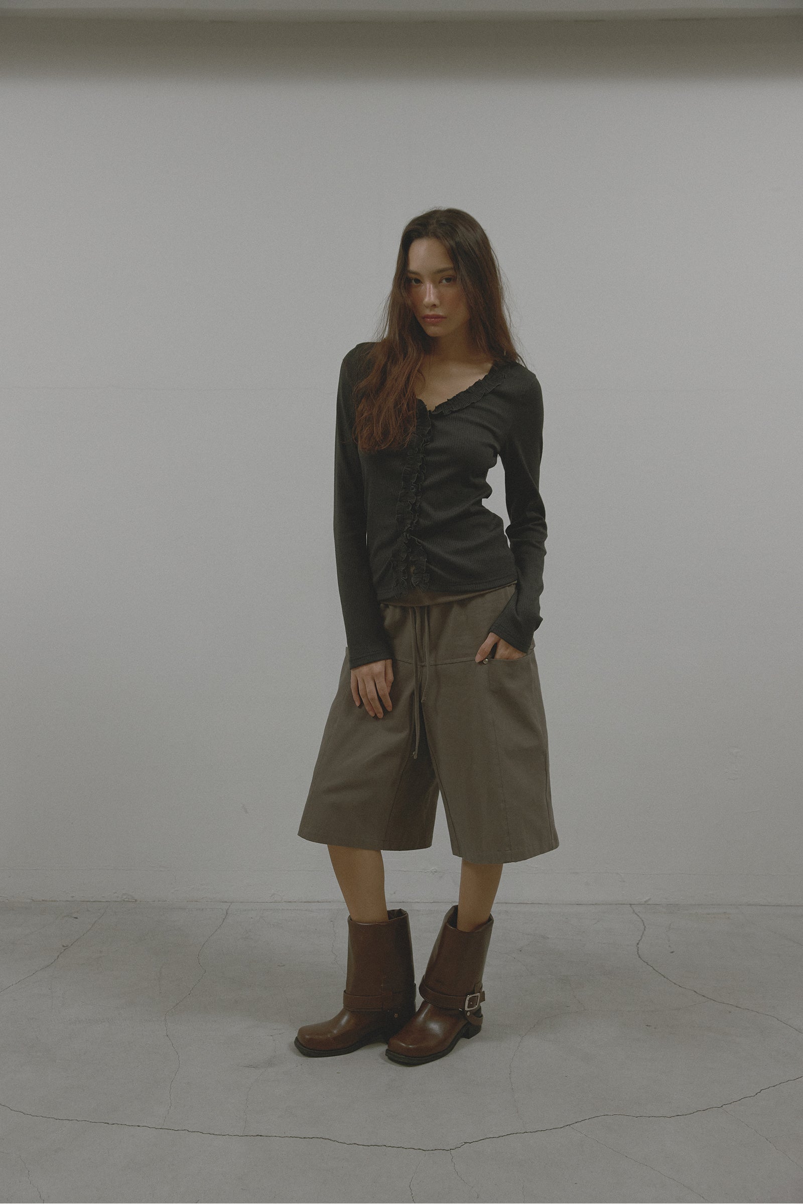 FRILL BUTTON CARDIGAN_CHARCOAL