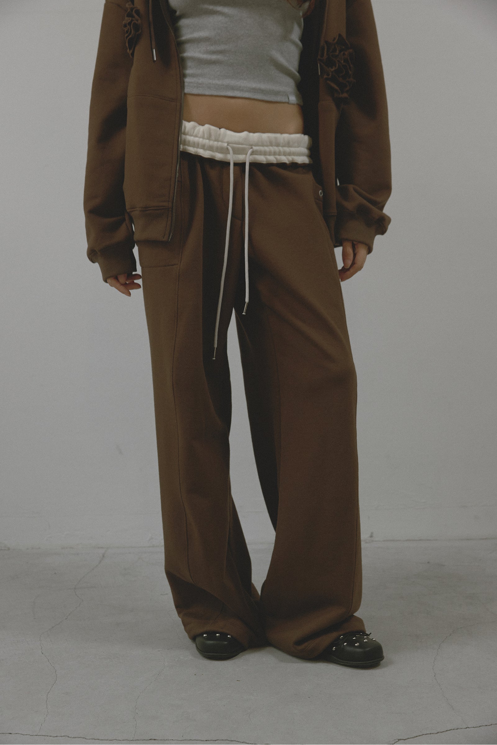 COLOR FLIP SWEATPANTS_BROWN