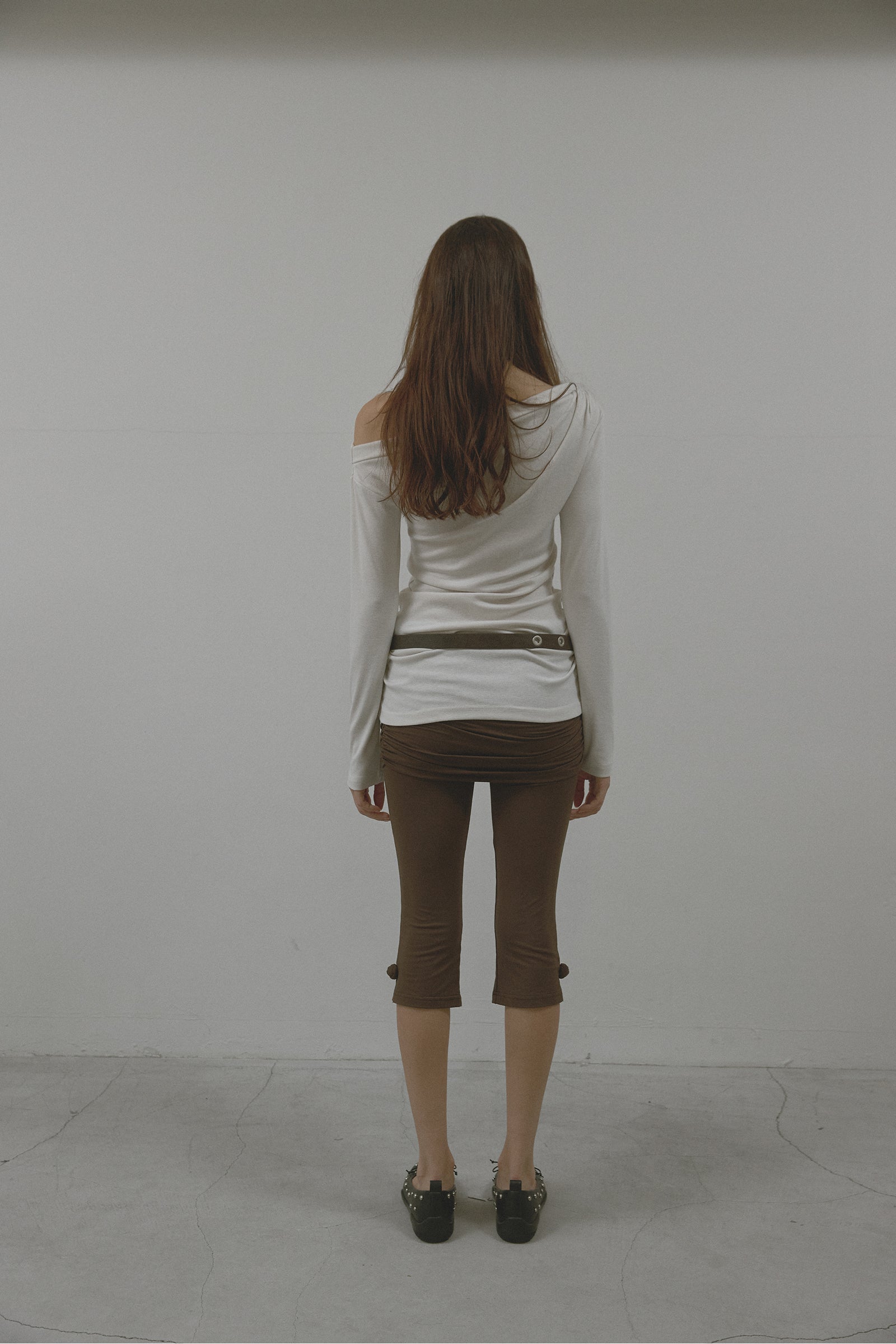 FOLD ONE SHOULDER T_IVORY
