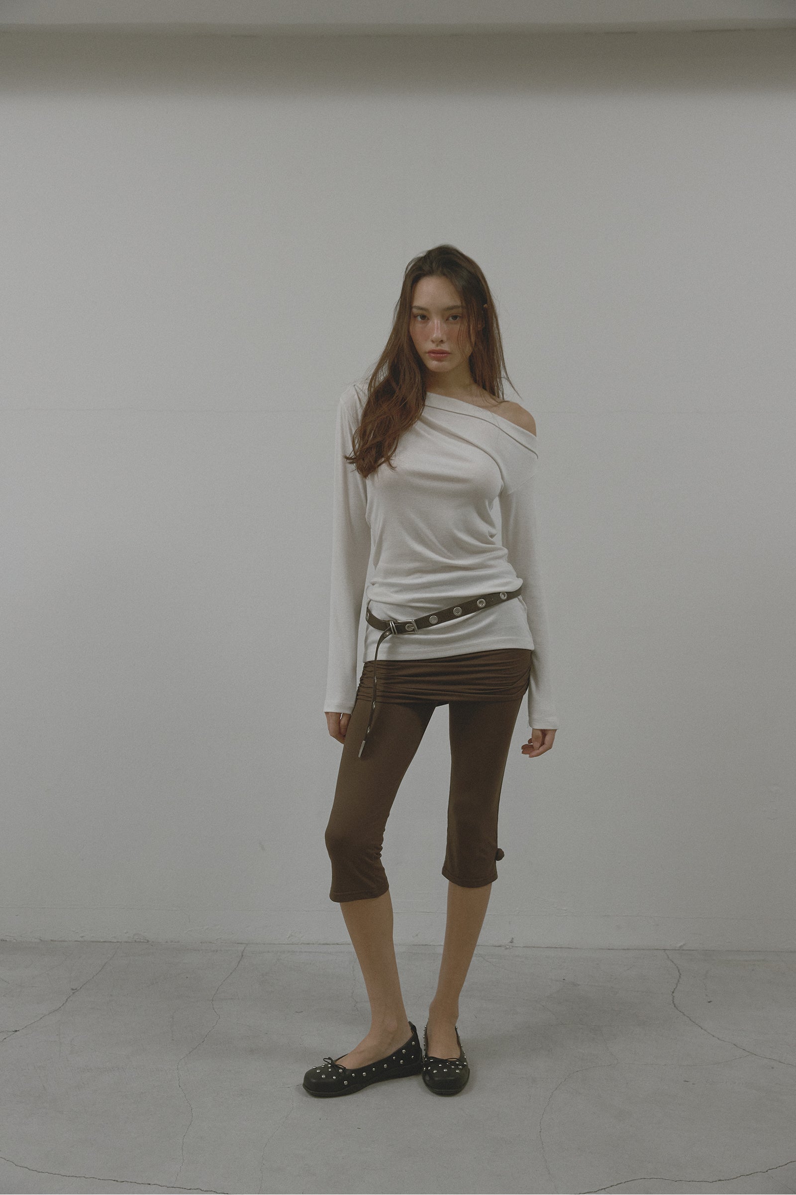 FOLD ONE SHOULDER T_IVORY
