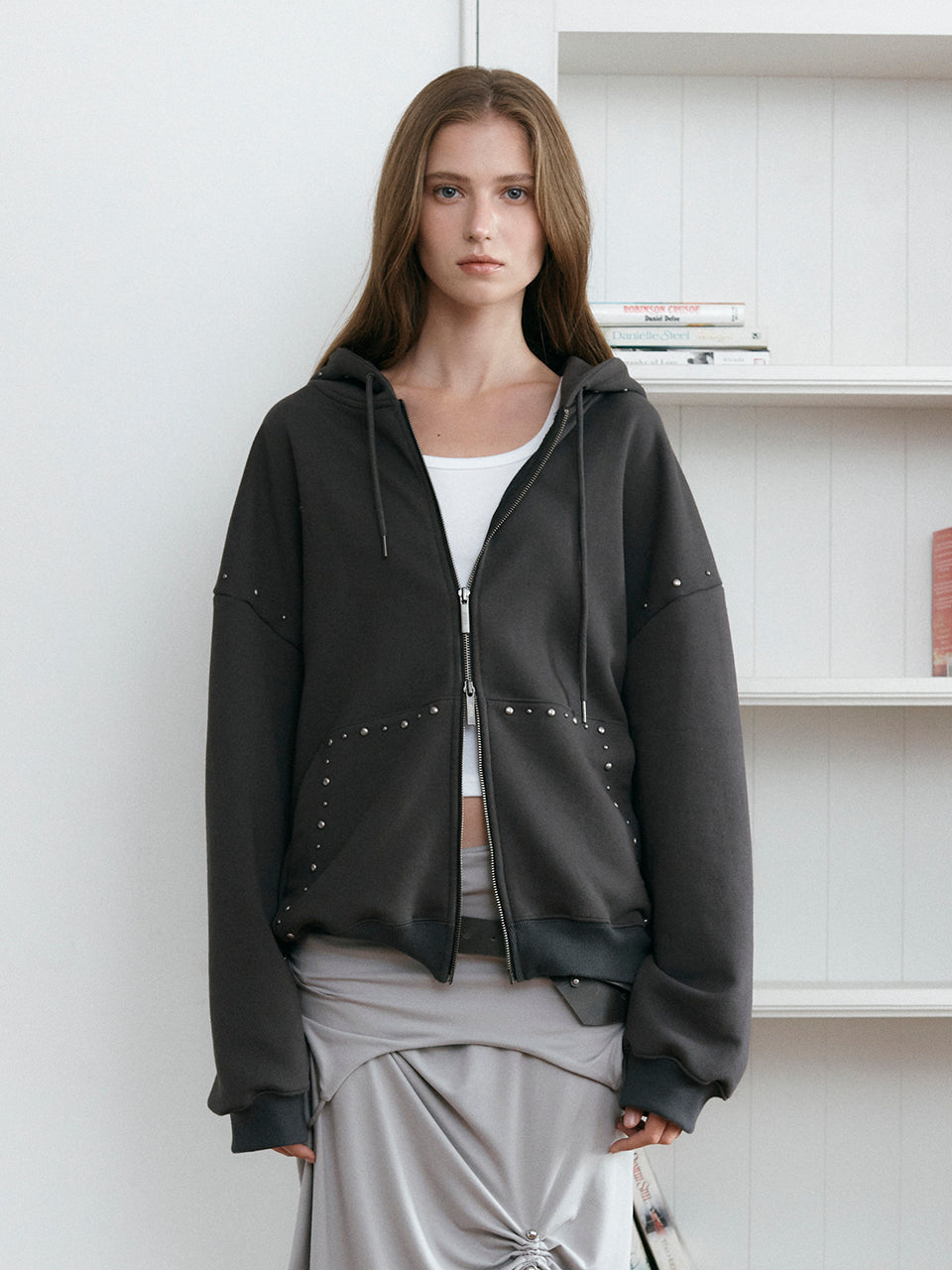 STUD HOOD ZIP-UP_CHARCOAL
