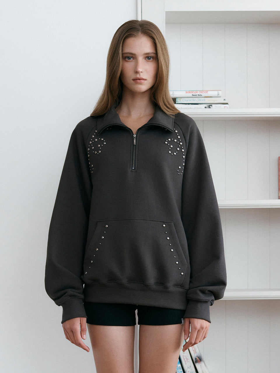 HEART STUD HALF ZIP-UP_CHARCOAL