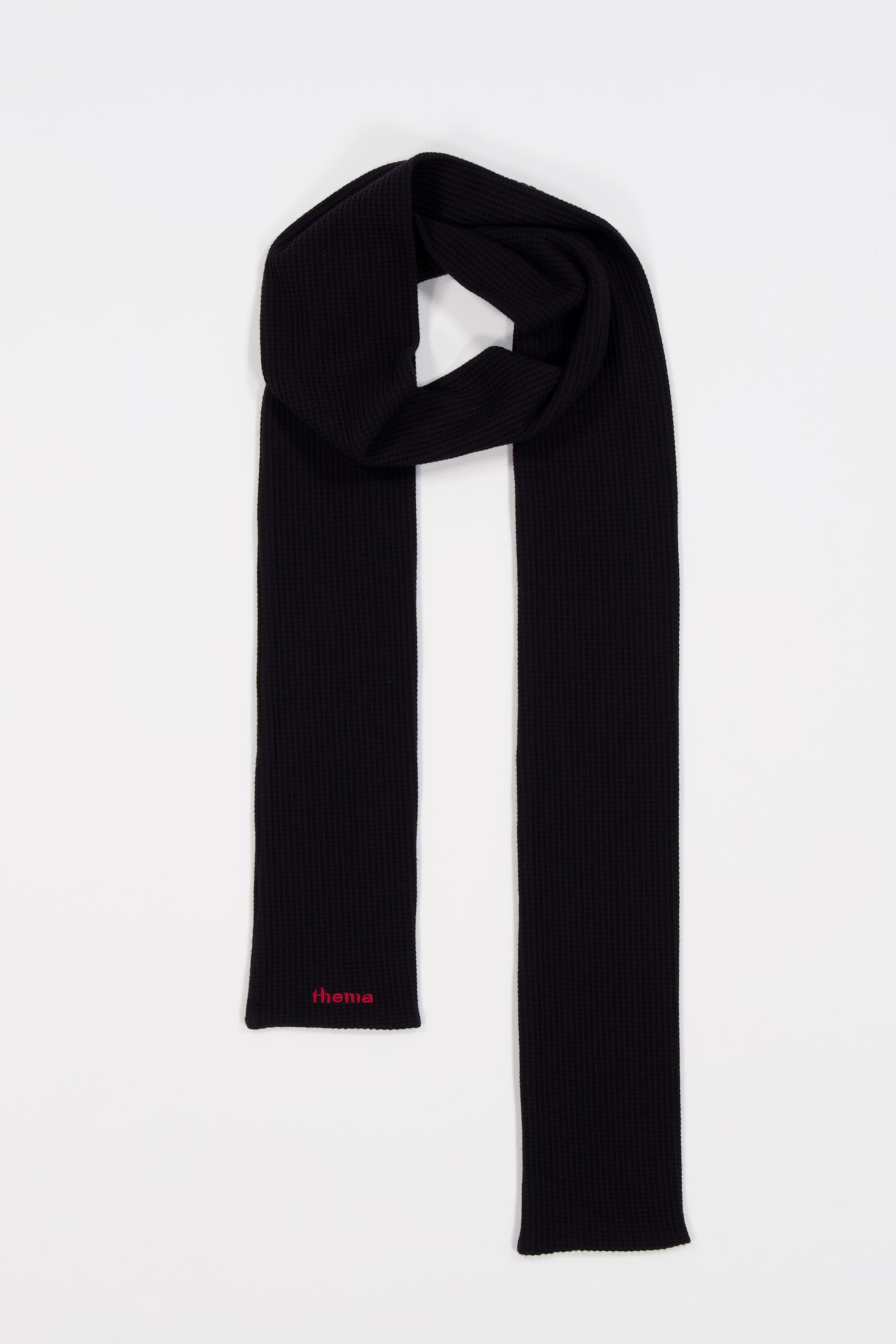 LONGUE ÉCHARPE DOUCE AU TISSU GAUFRÉ_NOIR