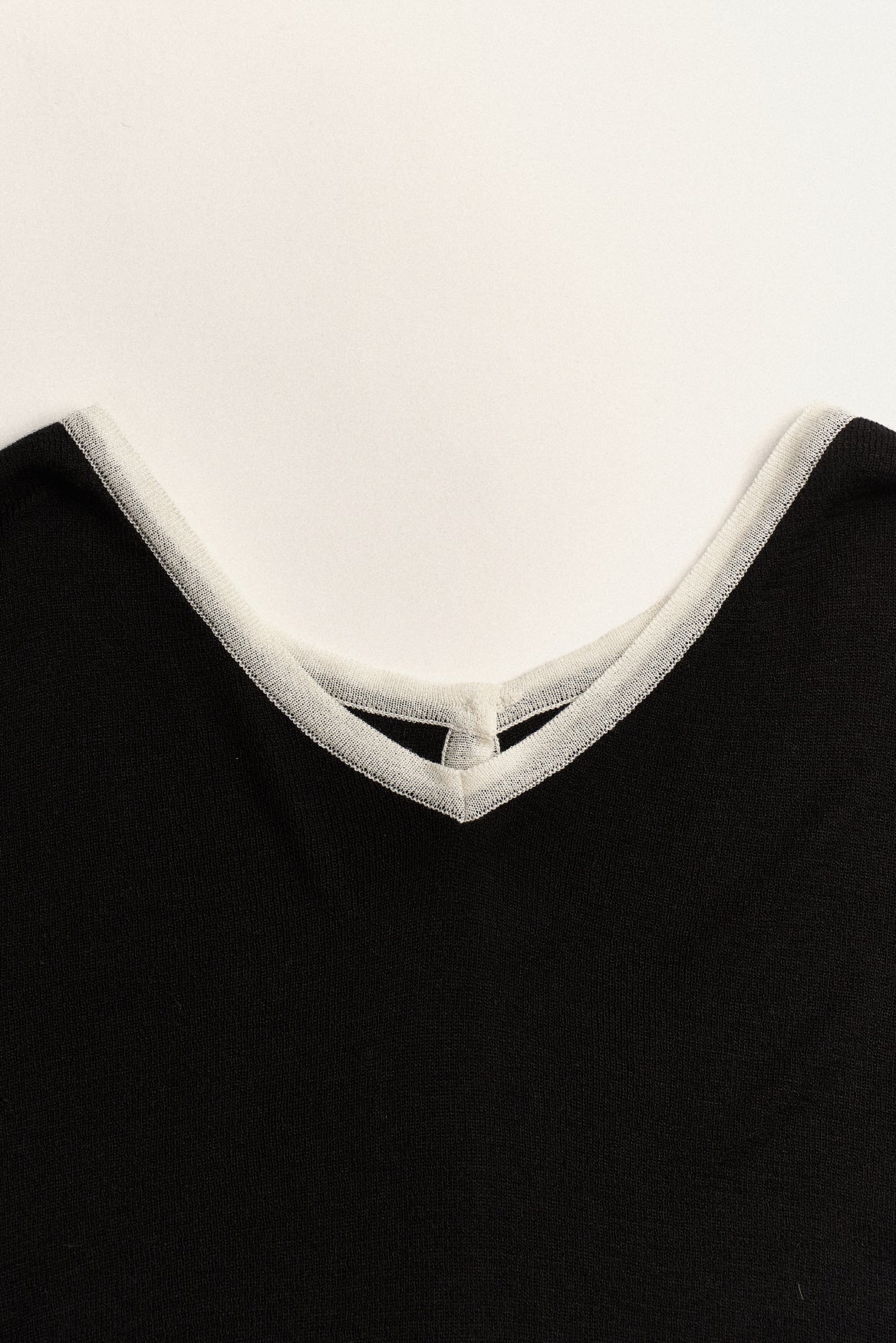 PULL EN MAILLE CONTRASTÉE_NOIR