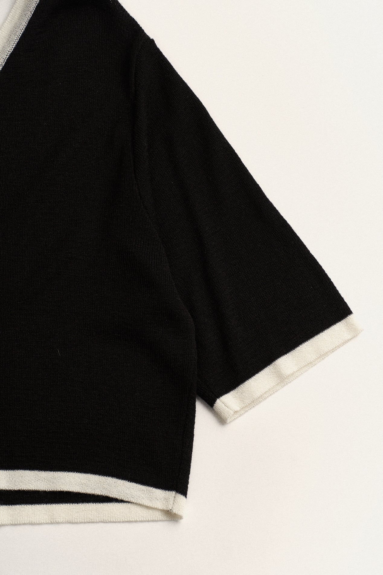 PULL EN MAILLE CONTRASTÉE_NOIR