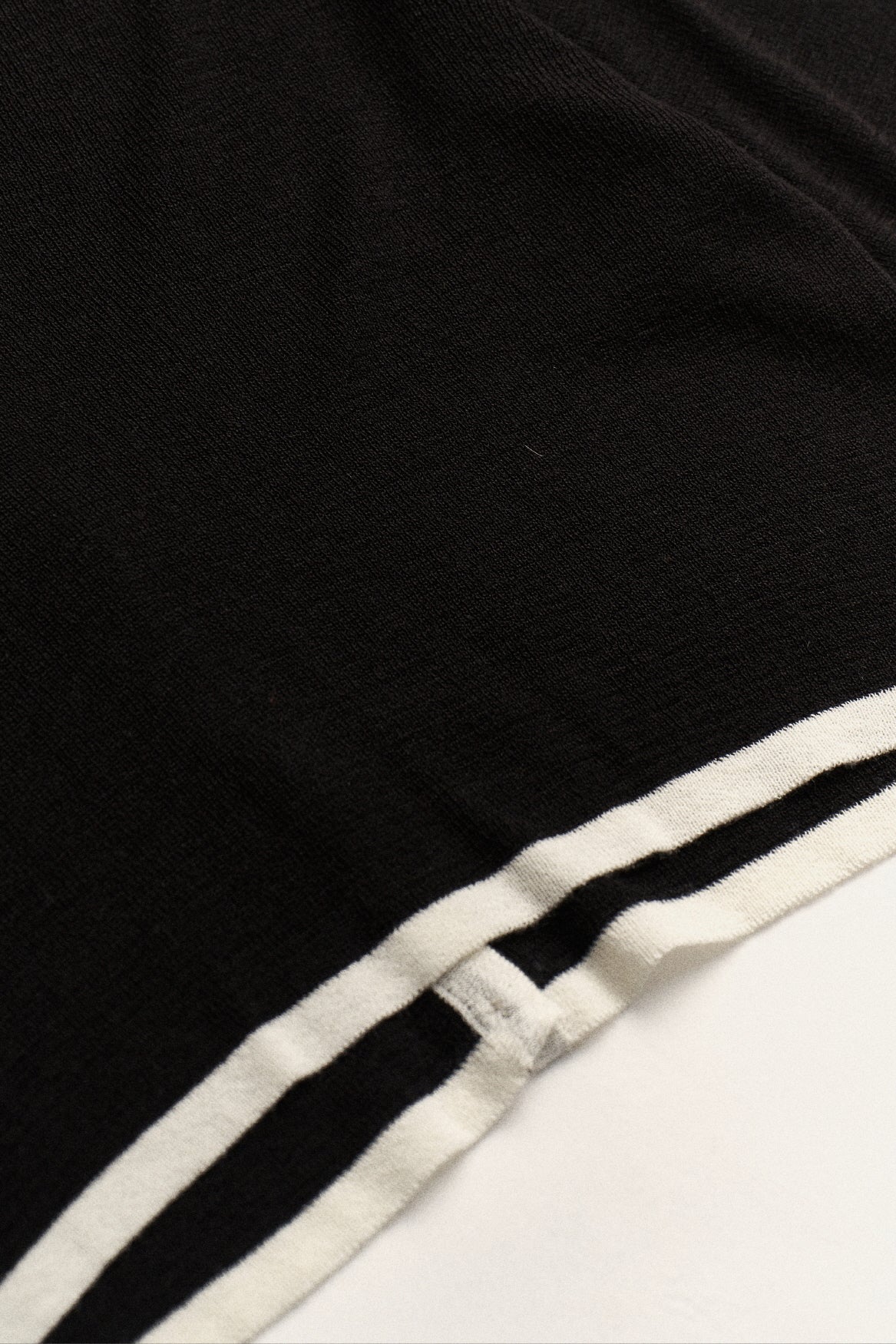 PULL EN MAILLE CONTRASTÉE_NOIR