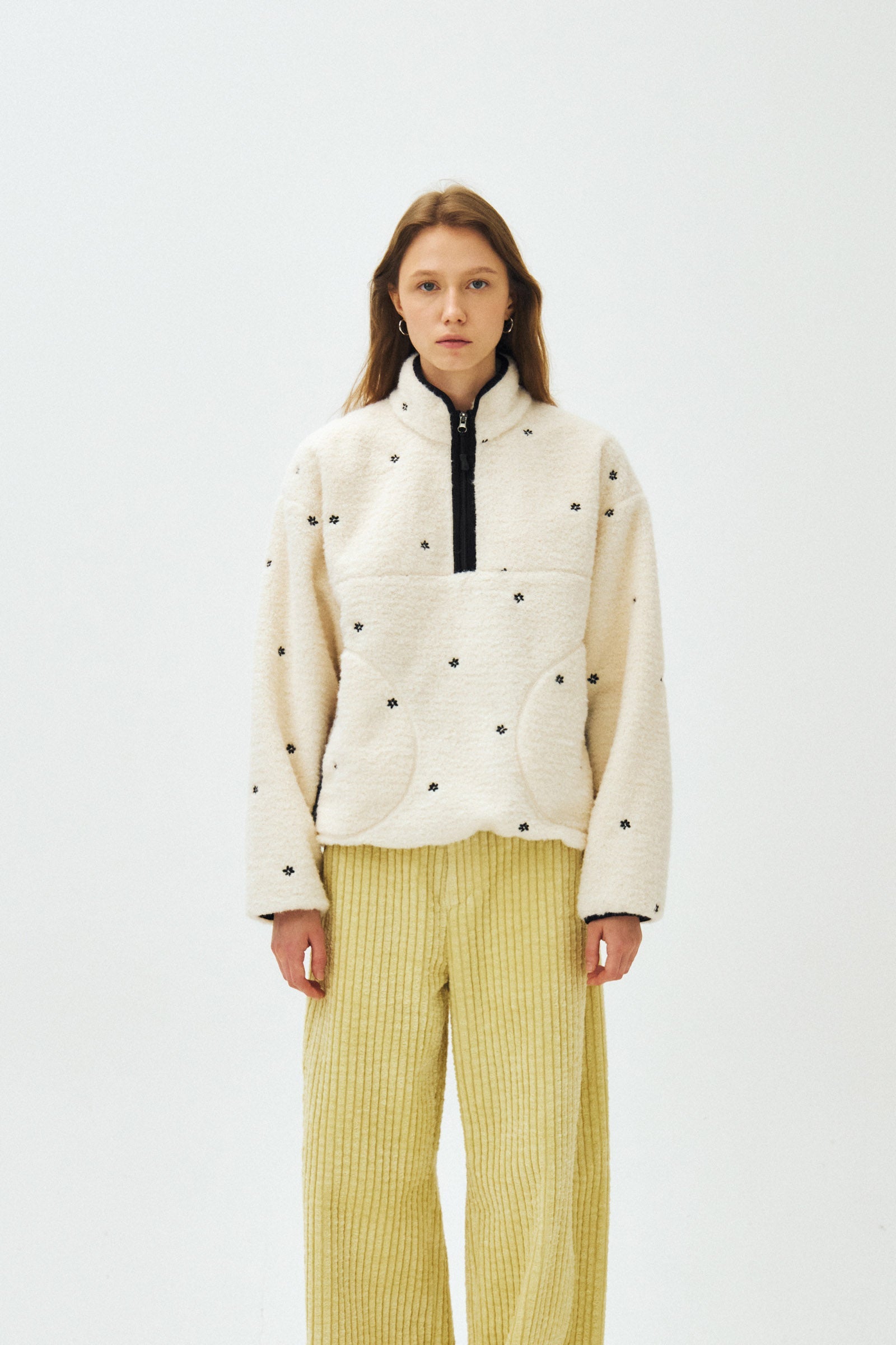 FLORAL EMBROIDERED HALF ZIP-UP FLEECE JACKET_IVORY