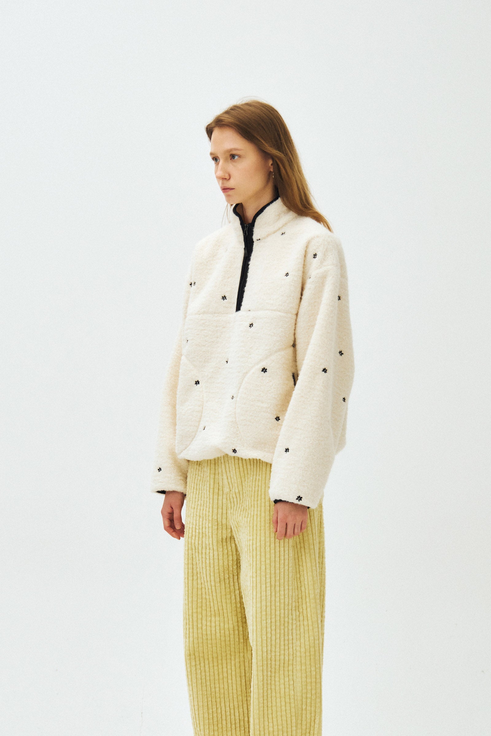 FLORAL EMBROIDERED HALF ZIP-UP FLEECE JACKET_IVORY