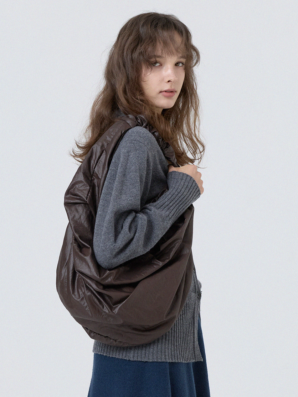 GLOSSY MID TANGLE TWIST BAG_BROWN