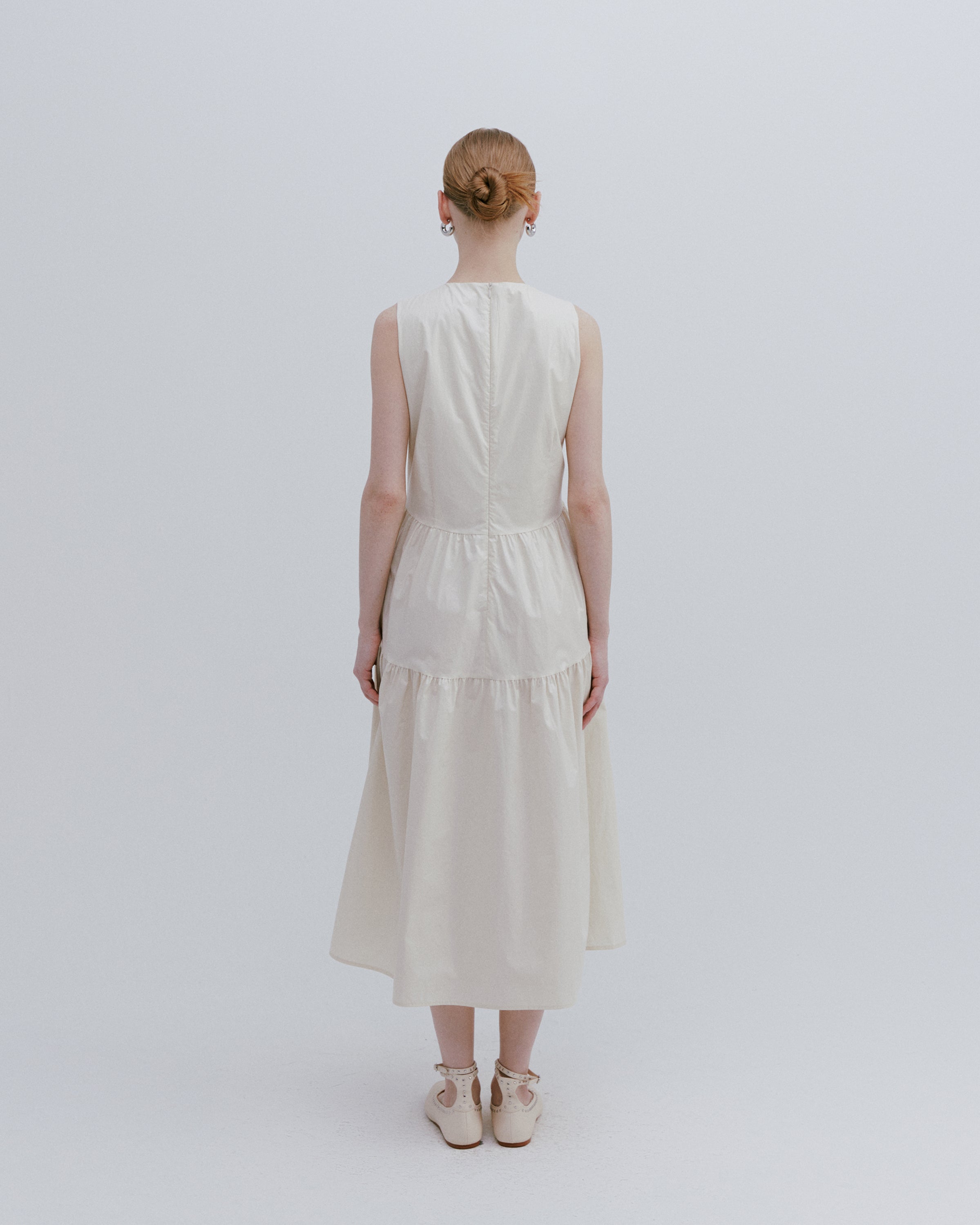 ROBE BRILLANTE SANS MANCHES_IVOIRE