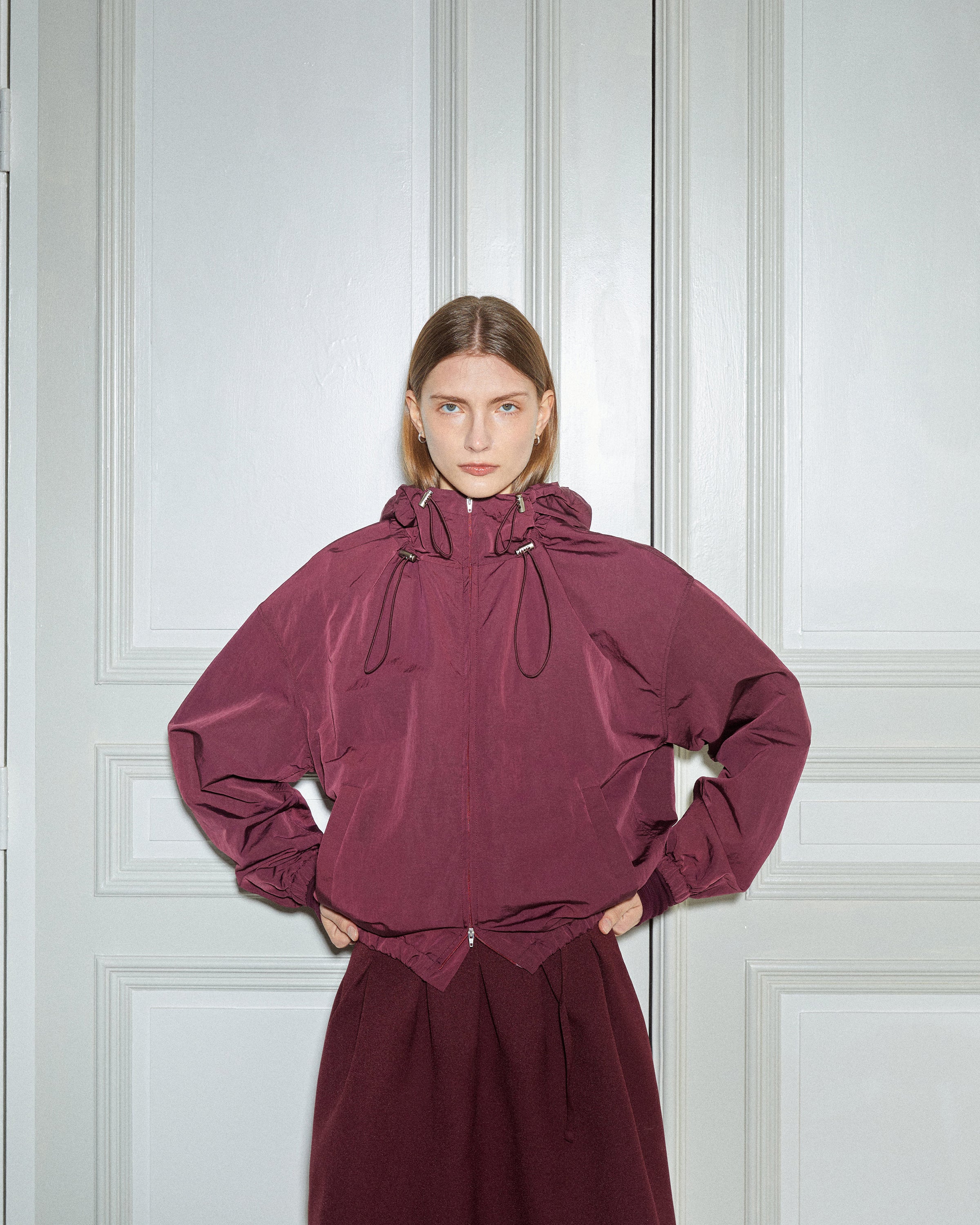 SHIRRING HOODED WINDBREAKER_BOURGOGNE