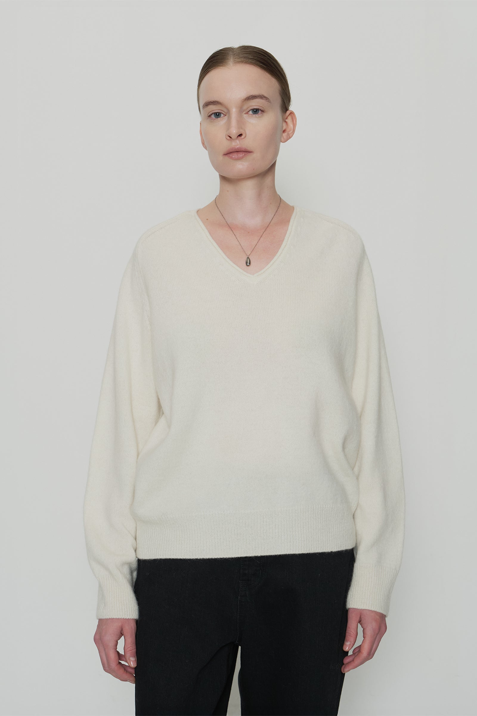 EDIN V-NECK ALPACA KNIT_IVORY
