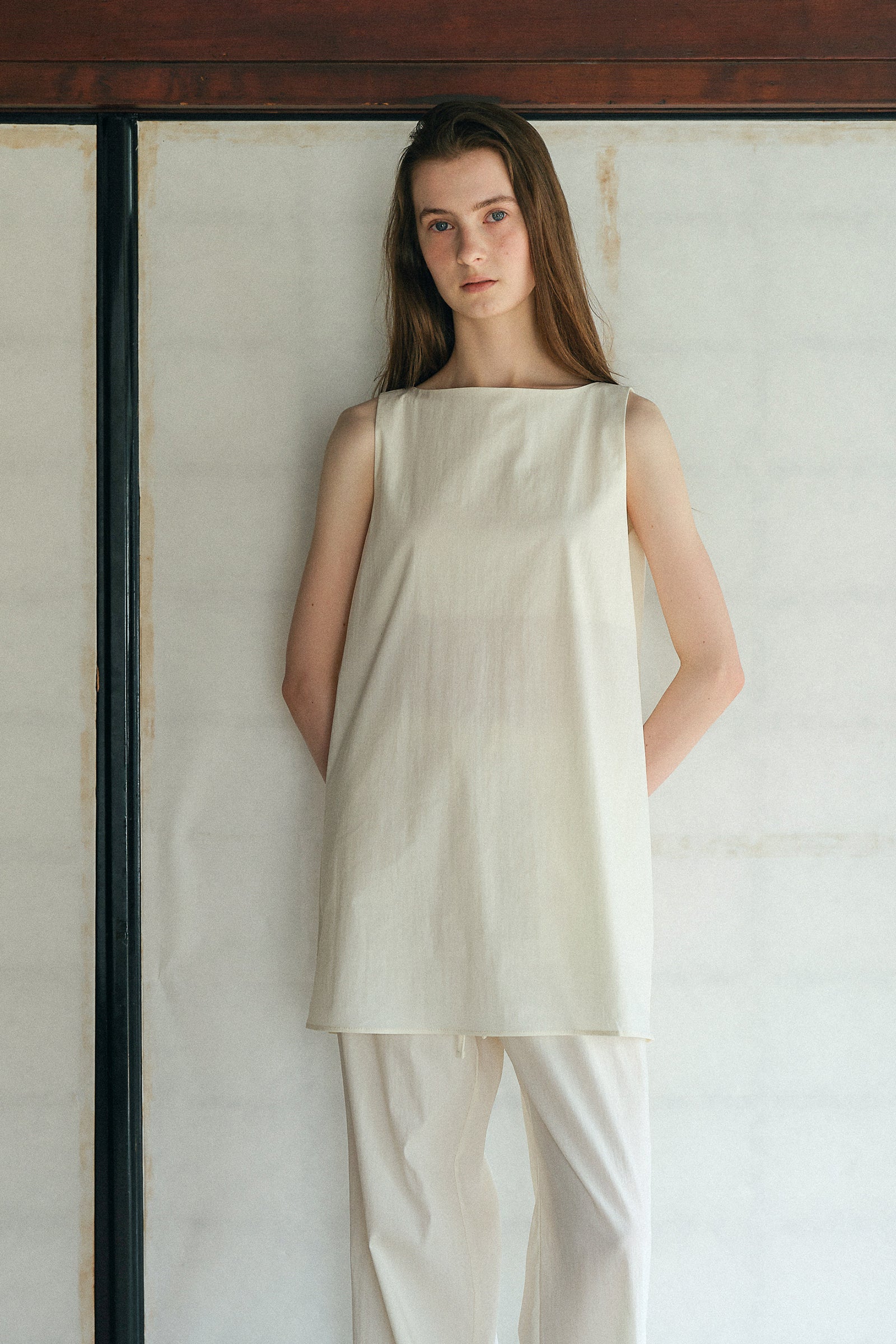 MUSE SLEEVELESS_CREAM