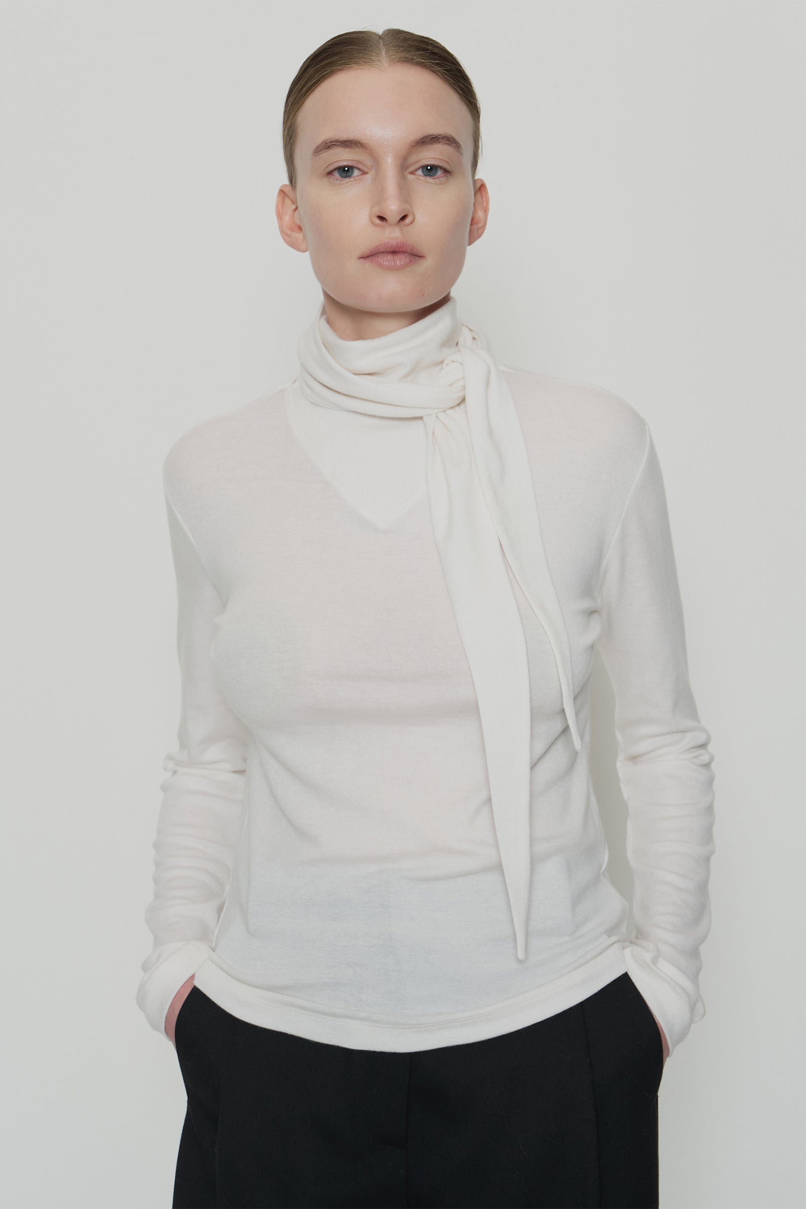 WOOL TIE NECK TOP_IVORY