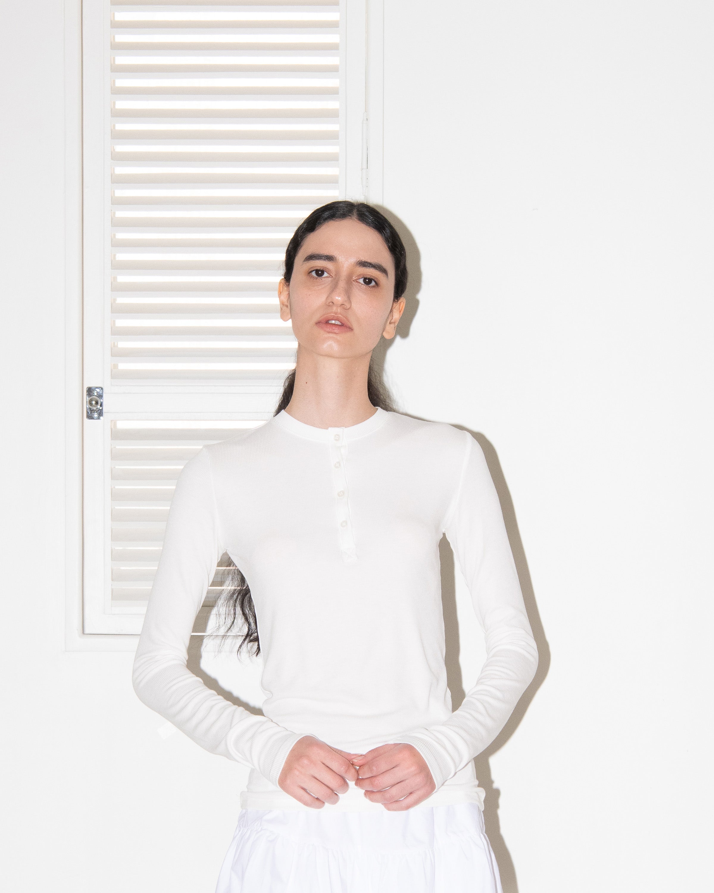 HENRY NECK LONG SLEEVE T-SHIRT_WHITE
