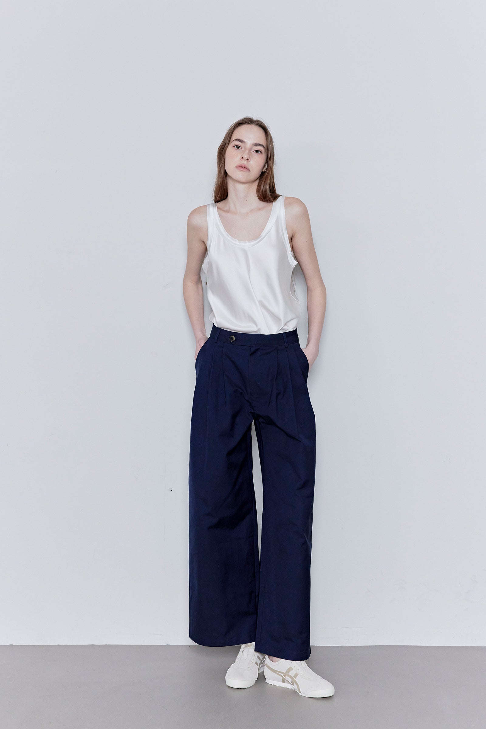 SATIN SLEEVELESS TOP_BLANC