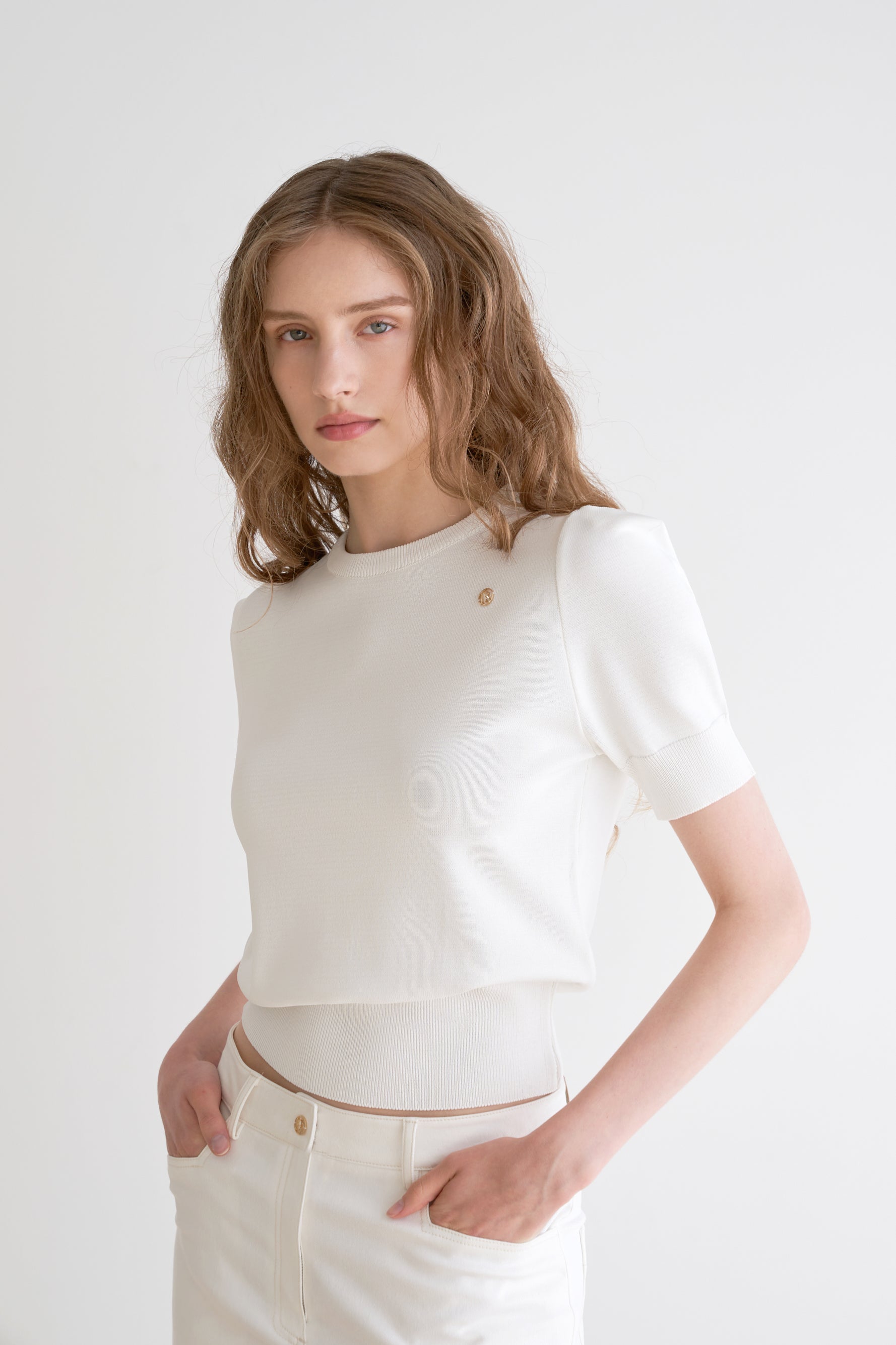 PULL EN MAILLE À ÉPAULETTES_BLANC