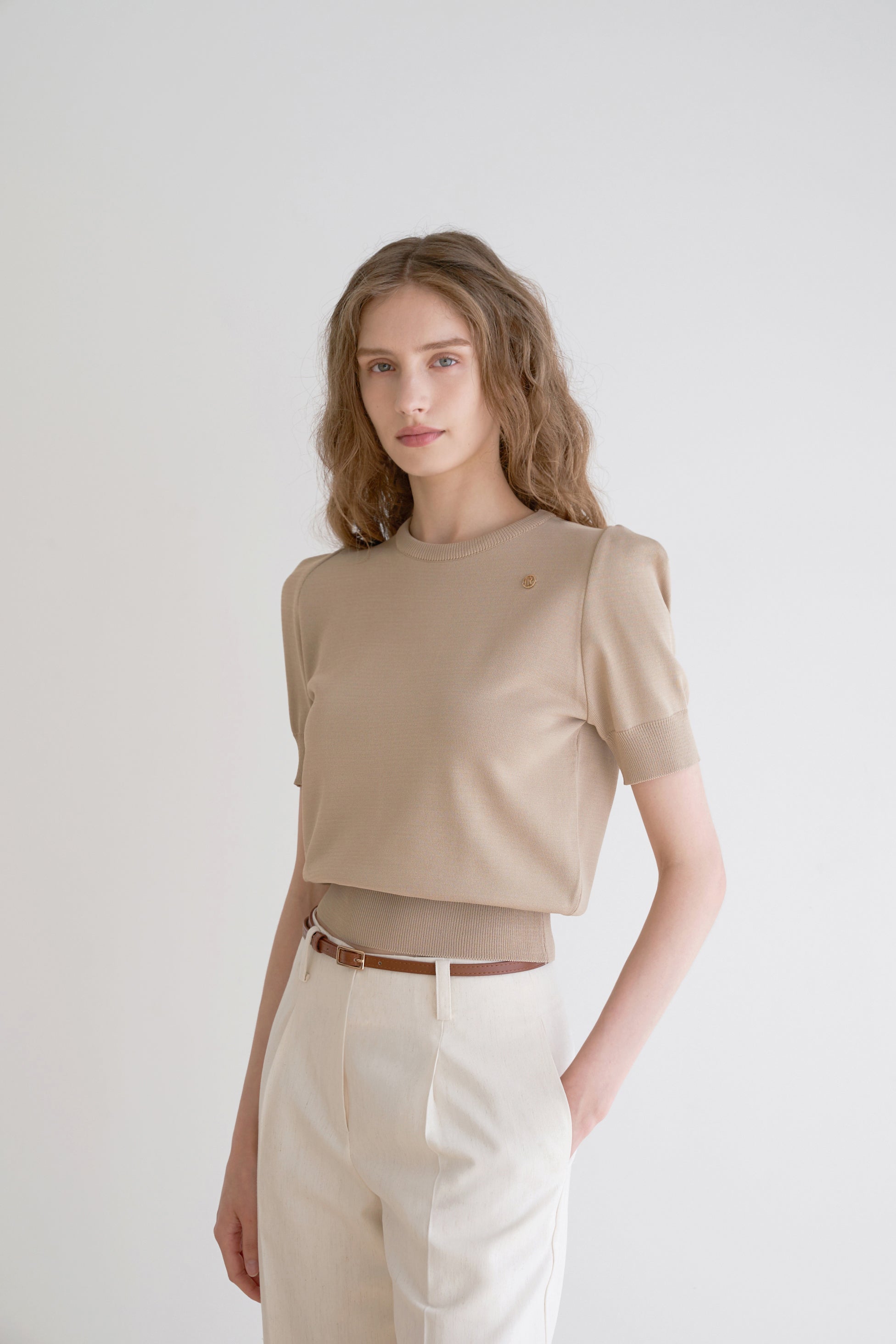 PULL EN MAILLE À ÉPAULETTES_BEIGE