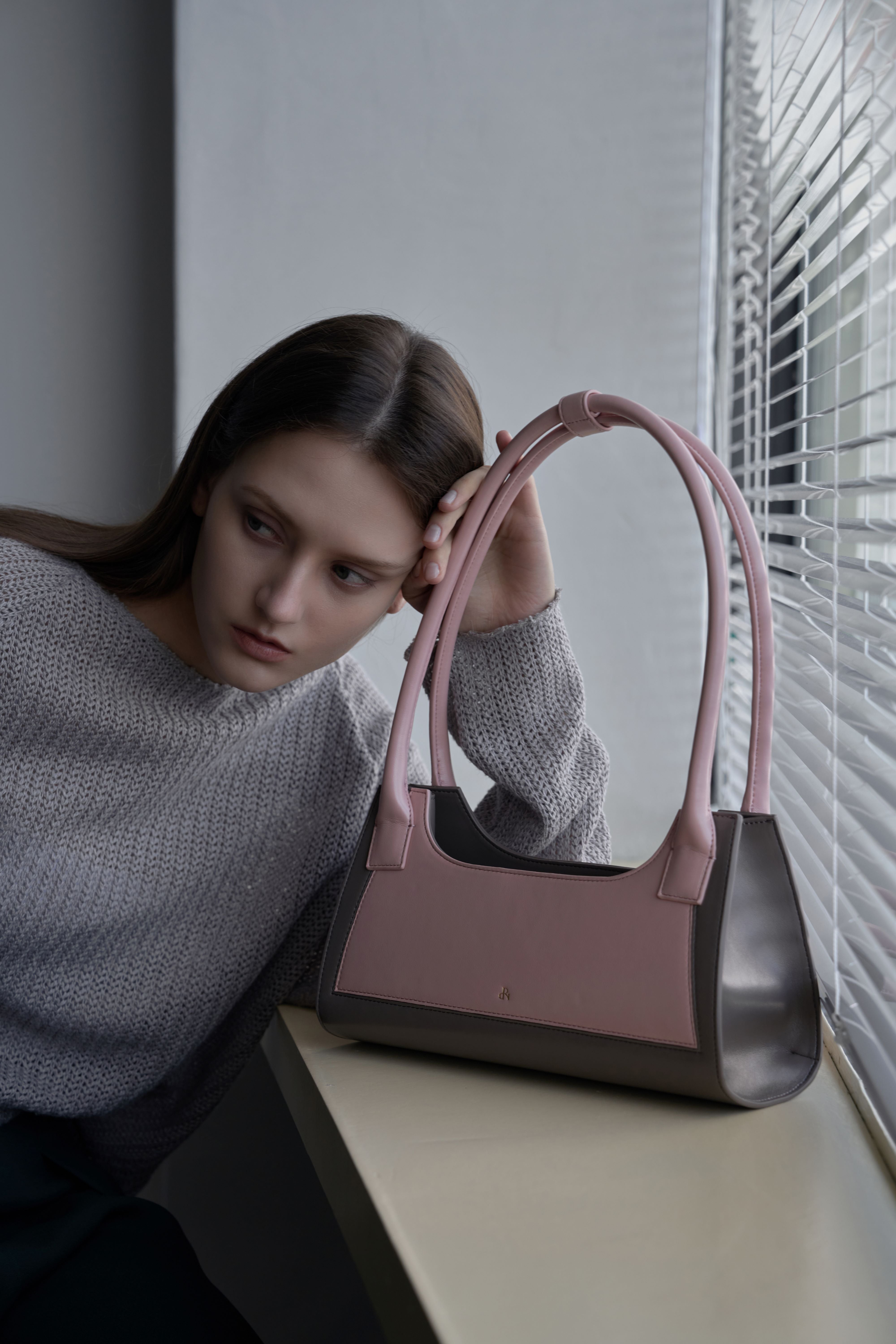 EIN_PINK GREY