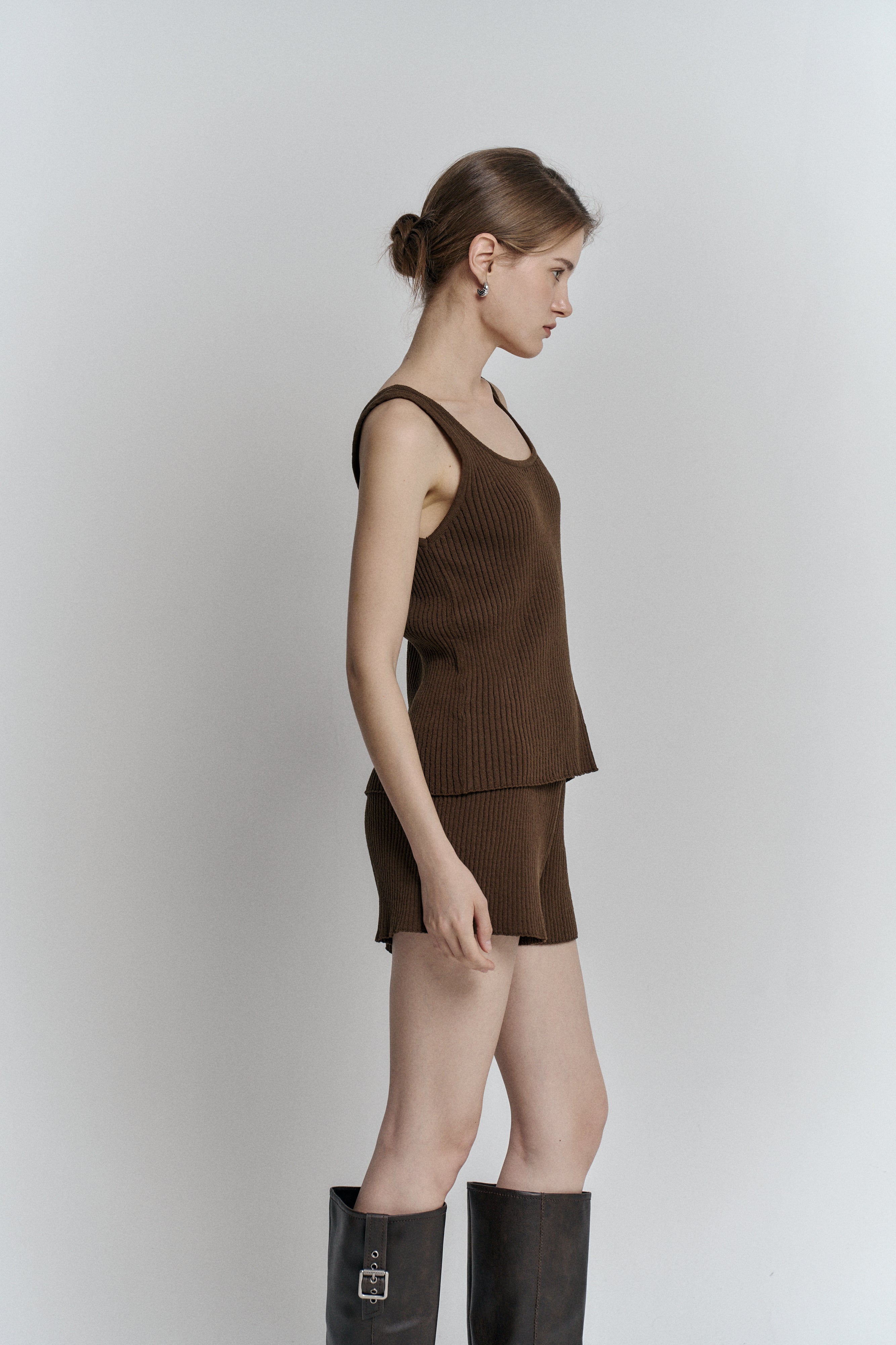 RIBBED KNIT SHORTS_BROWN
