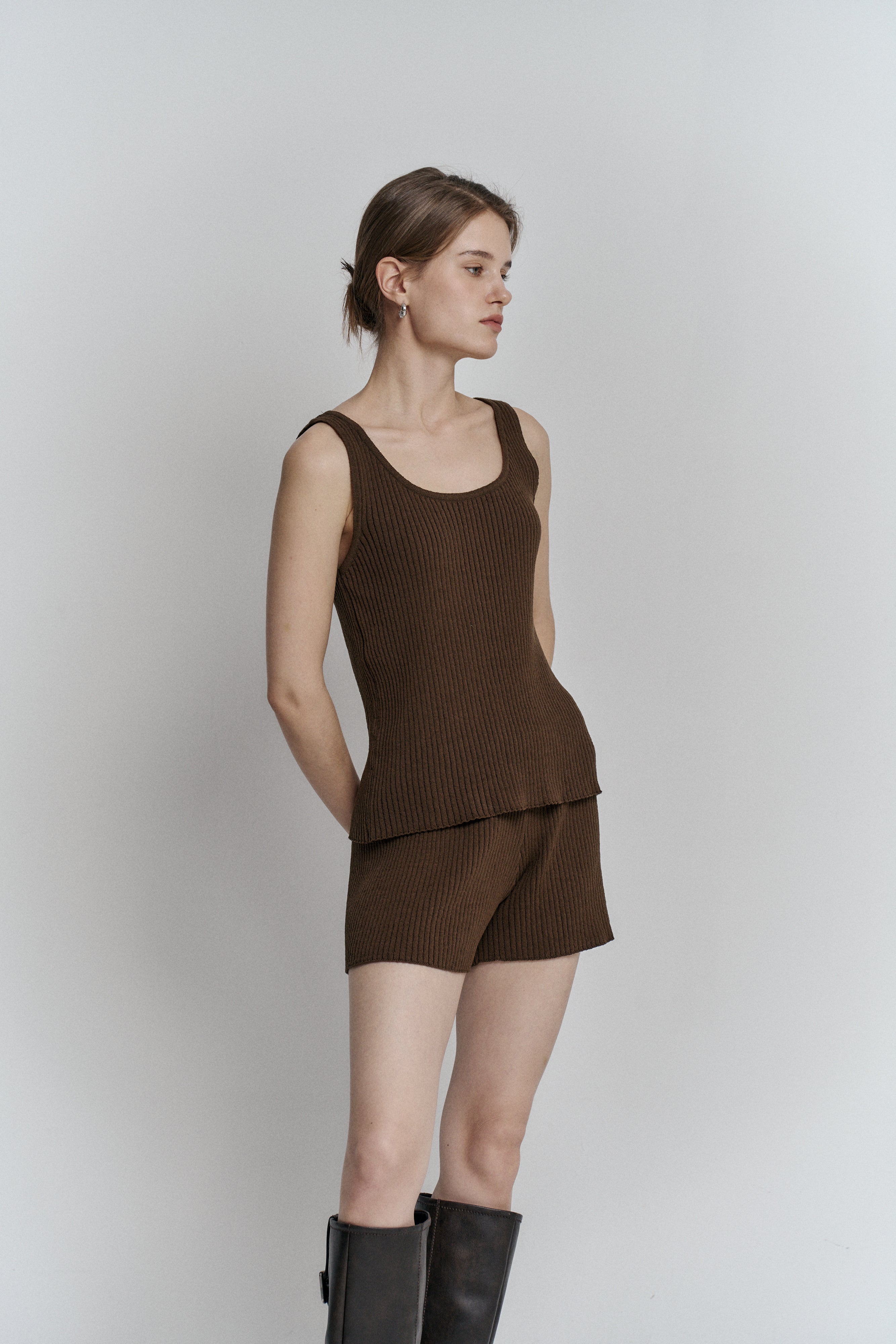 RIBBED KNIT SHORTS_BROWN