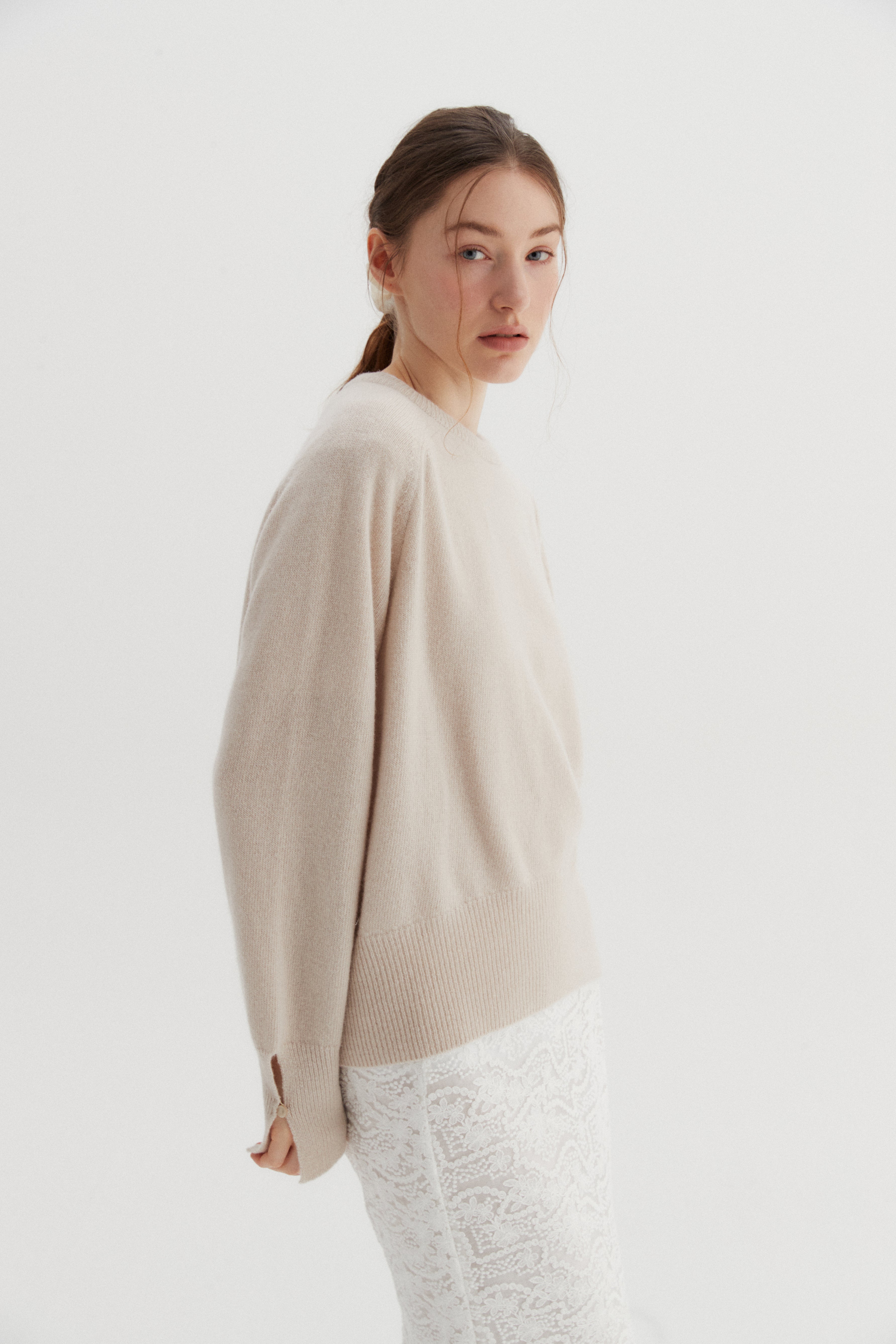SADDLE ROUND SWEATER_BEIGE CLAIR
