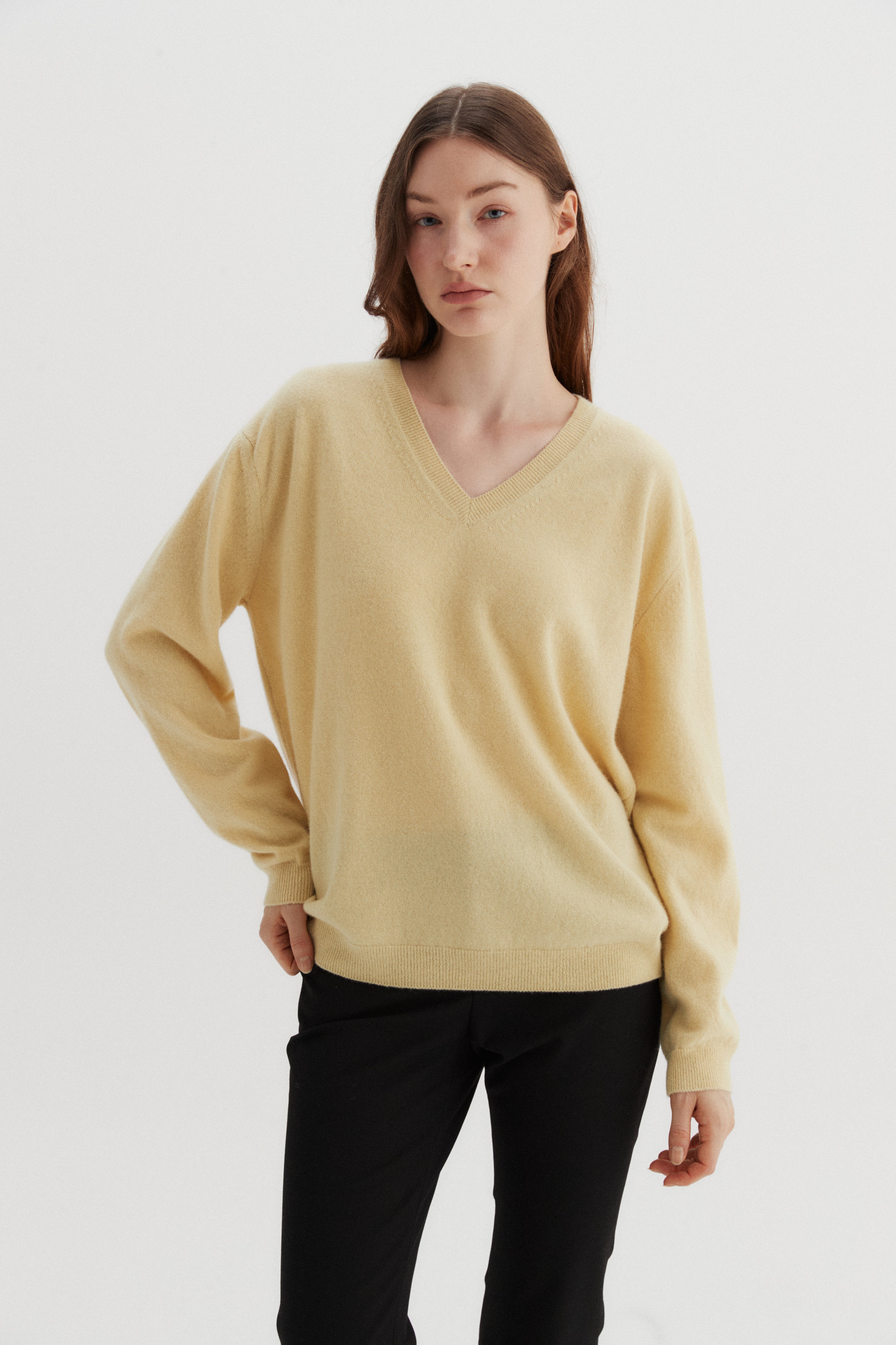 PULL COL V EN LAINE_JAUNE CLAIR