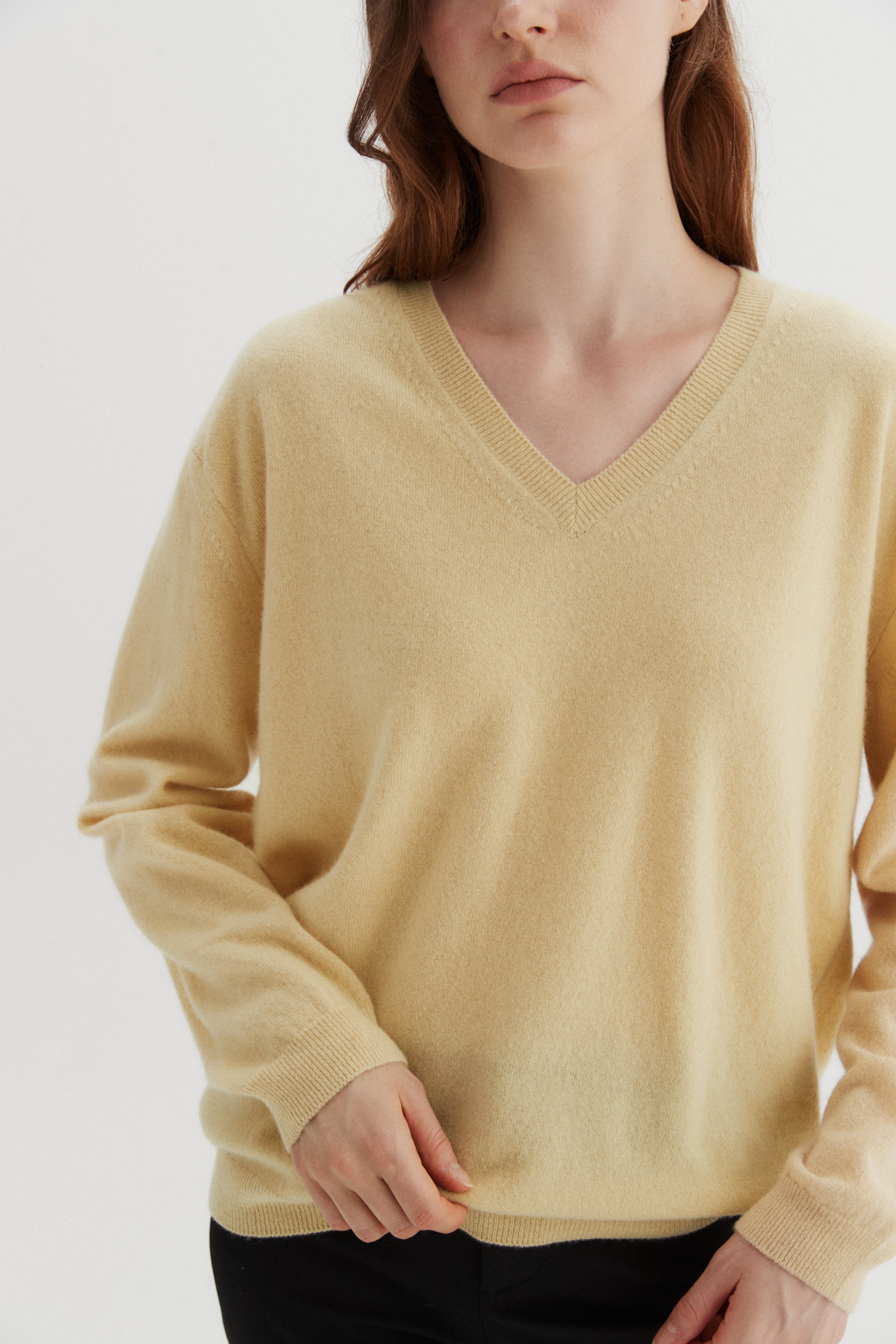 PULL COL V EN LAINE_JAUNE CLAIR