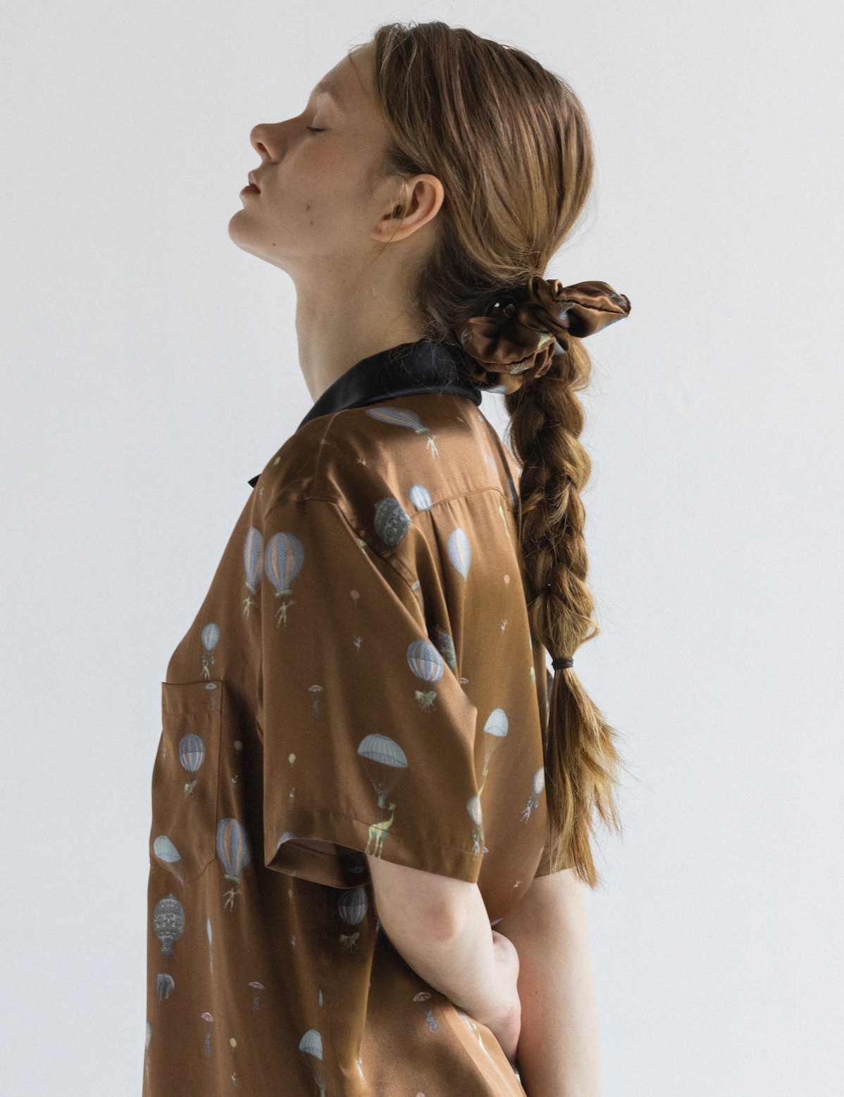 DREAM PARADE SCRUNCHIE_BROWN