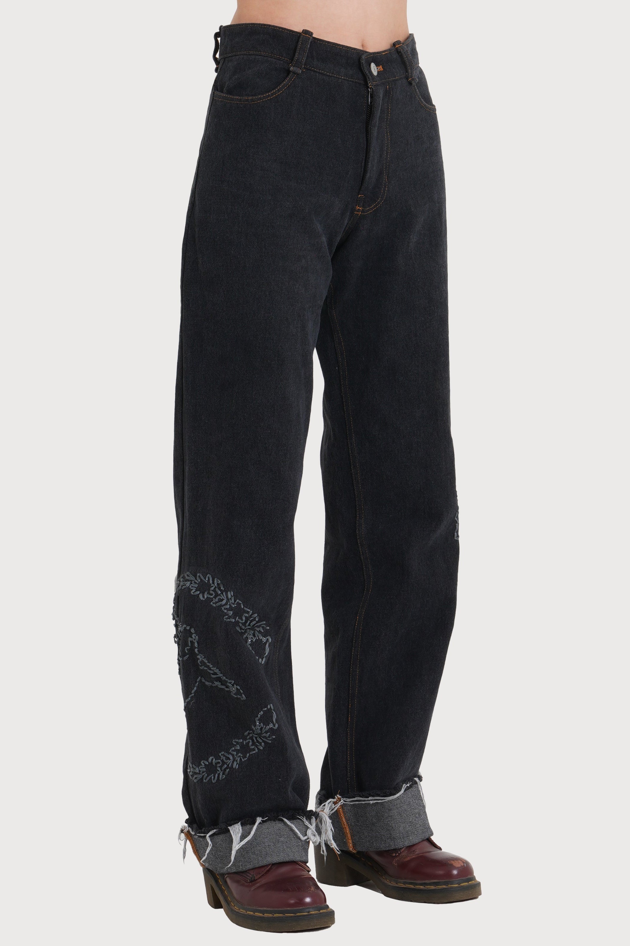 HAND EMBROIDERED CUPID JEANS_ASH