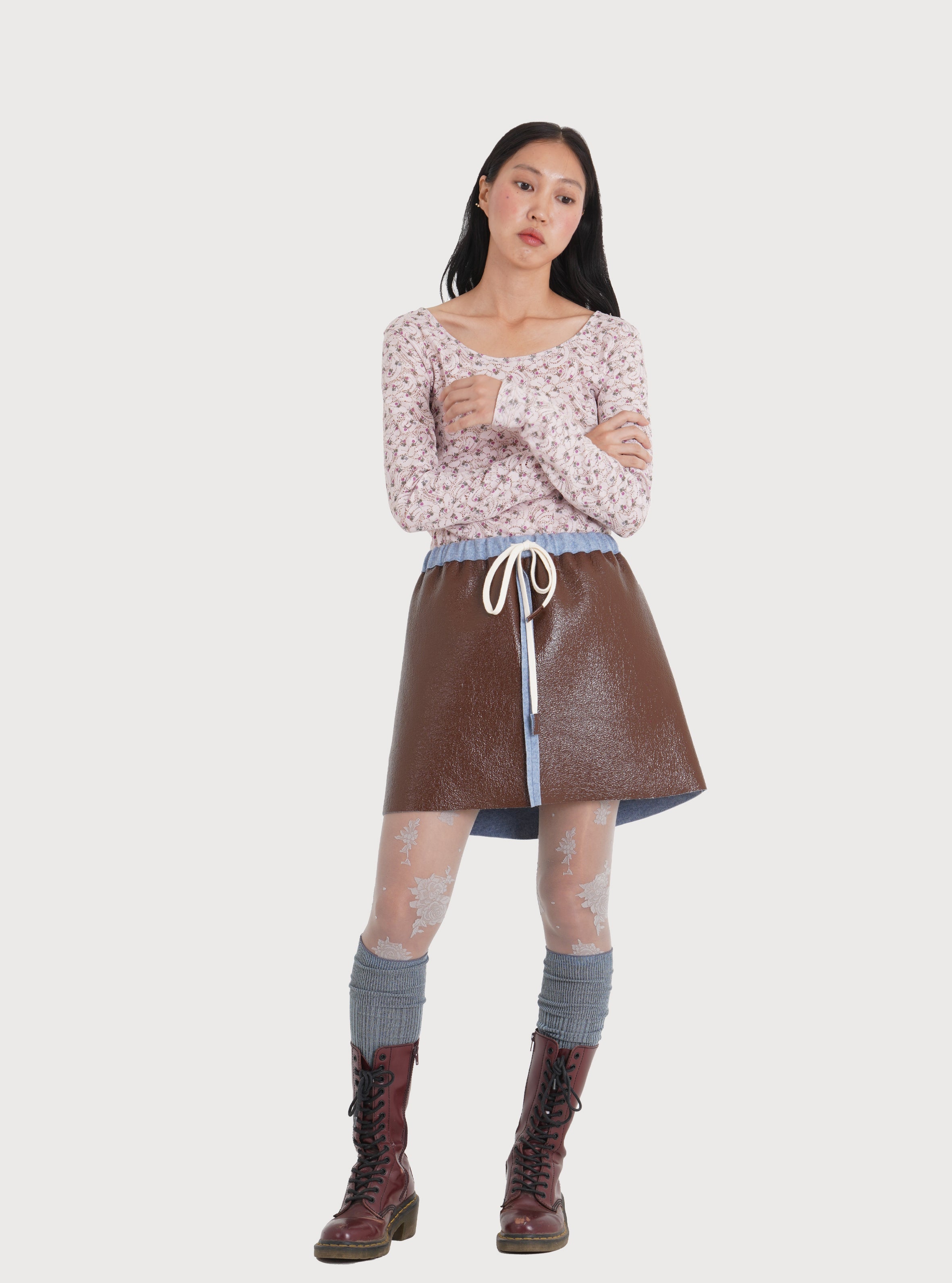 MINI JUPE EN CUIR ET EN LAINE_VIN ROUGE