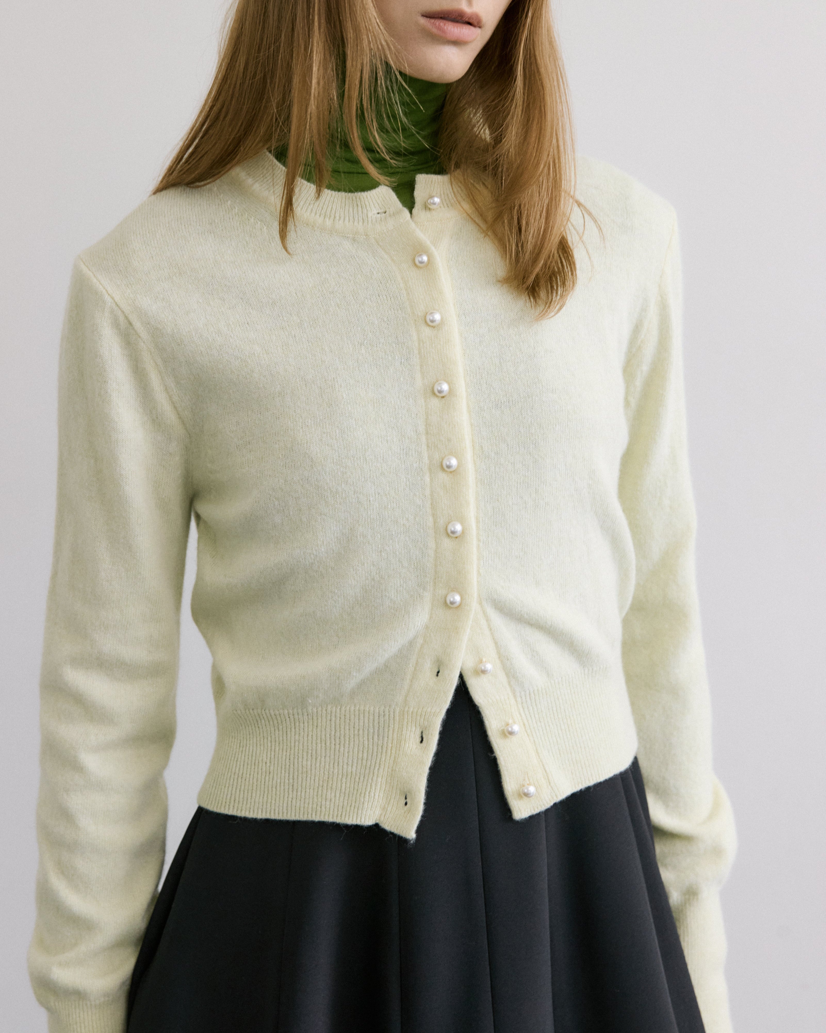 PEARLY BUTTON WOOL CARDIGAN_BEURRE
